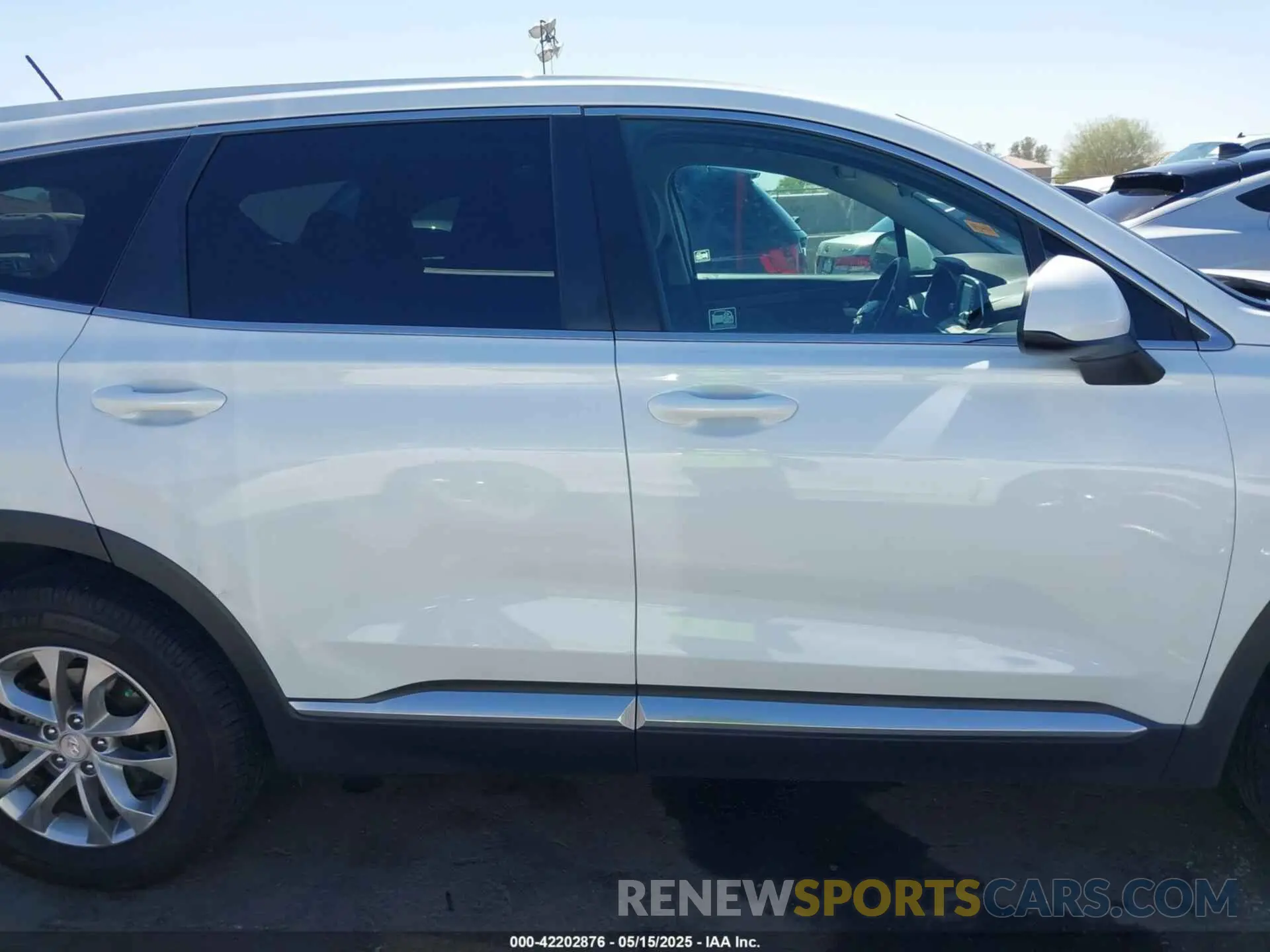 14 fotografías del automóvil dañado 5NMS23AD2KH010649 HYUNDAI SANTA FE 2019