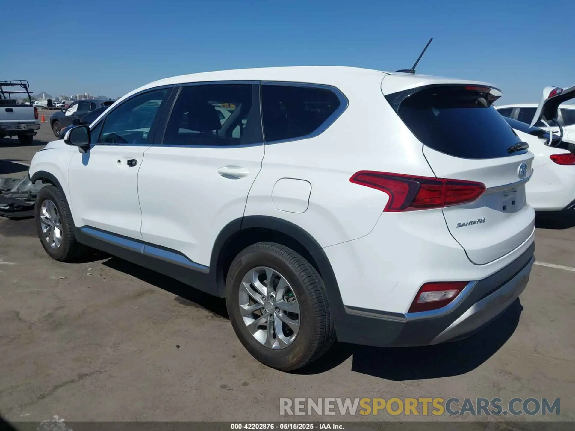 3 fotografías del automóvil dañado 5NMS23AD2KH010649 HYUNDAI SANTA FE 2019