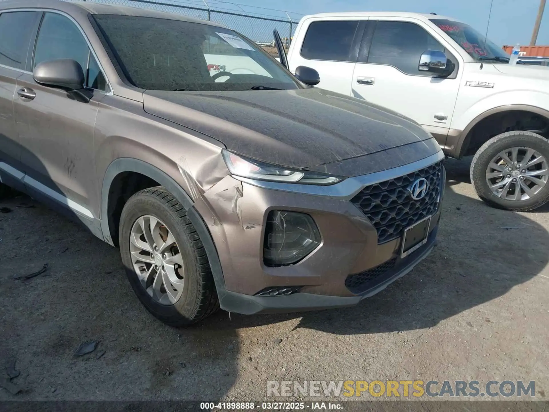 6 fotografías del automóvil dañado 5NMS23AD3KH117001 HYUNDAI SANTA FE 2019