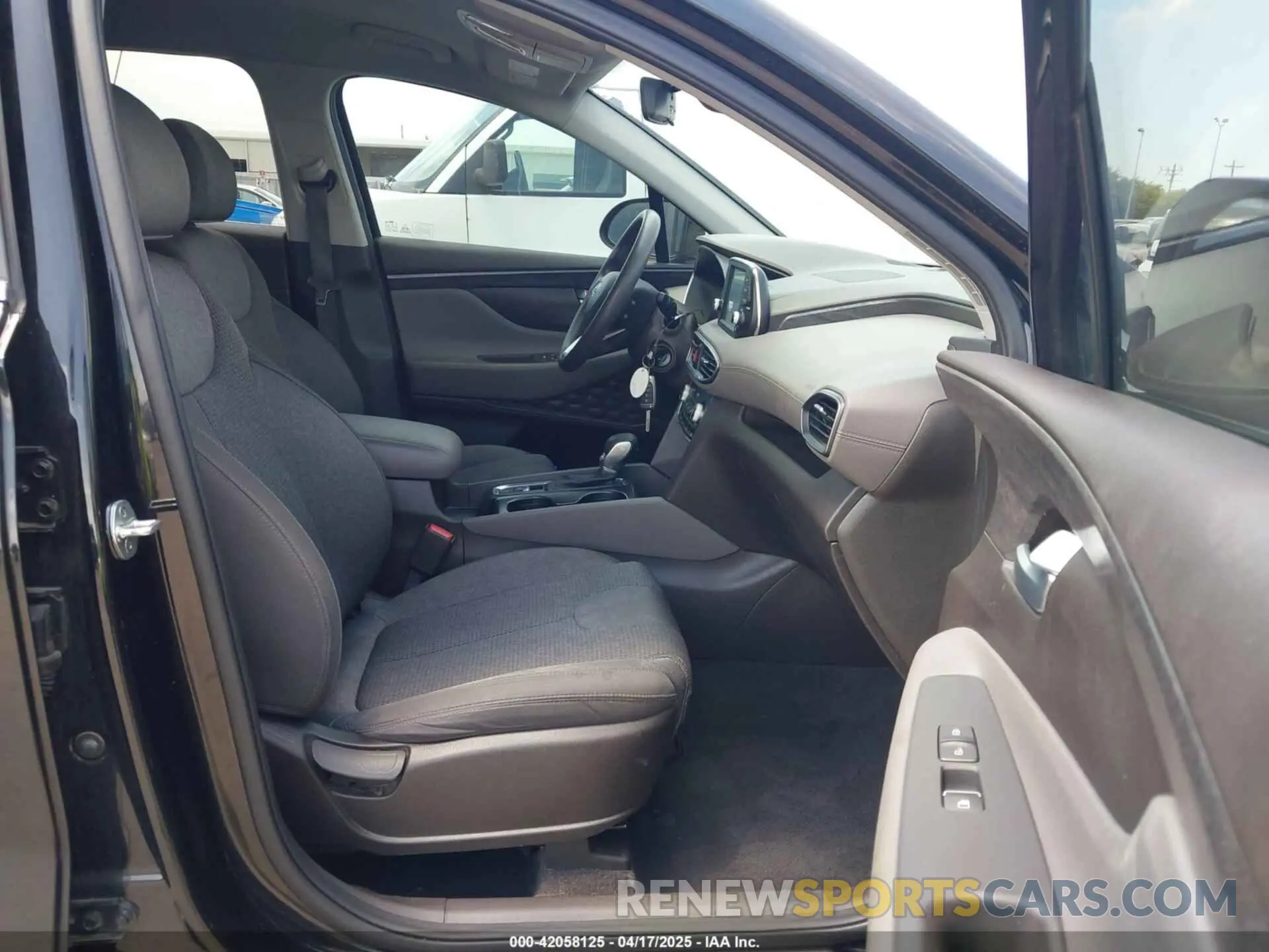 5 fotografías del automóvil dañado 5NMS23AD3KH129780 HYUNDAI SANTA FE 2019