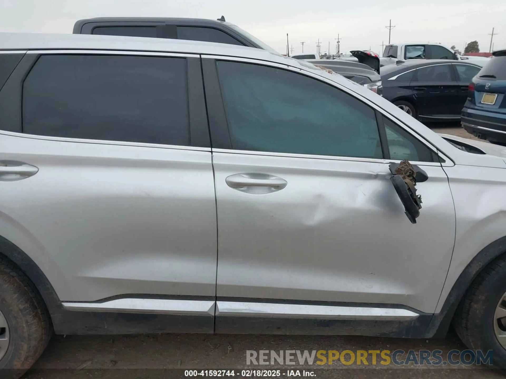 13 fotografías del automóvil dañado 5NMS23AD4KH034838 HYUNDAI SANTA FE 2019