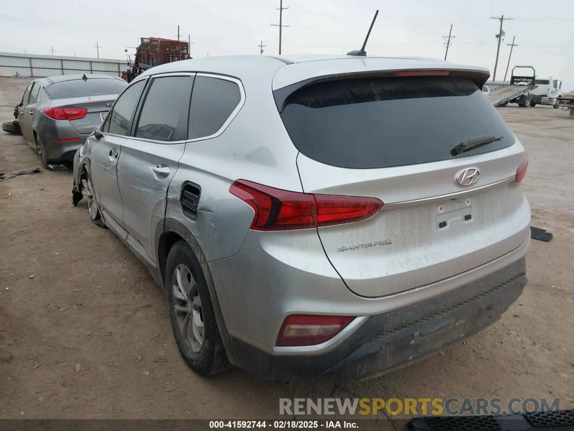 3 fotografías del automóvil dañado 5NMS23AD4KH034838 HYUNDAI SANTA FE 2019