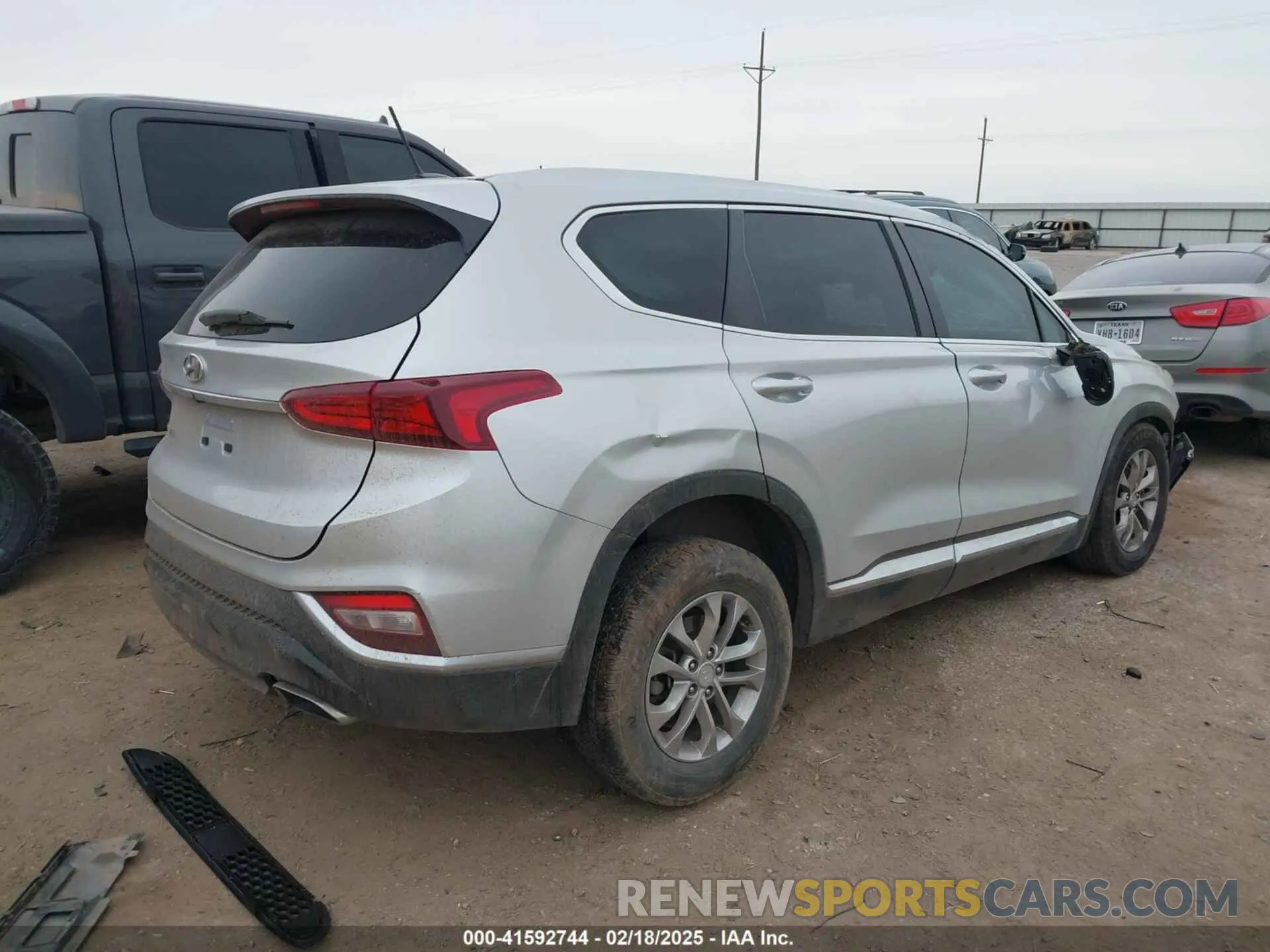 4 fotografías del automóvil dañado 5NMS23AD4KH034838 HYUNDAI SANTA FE 2019