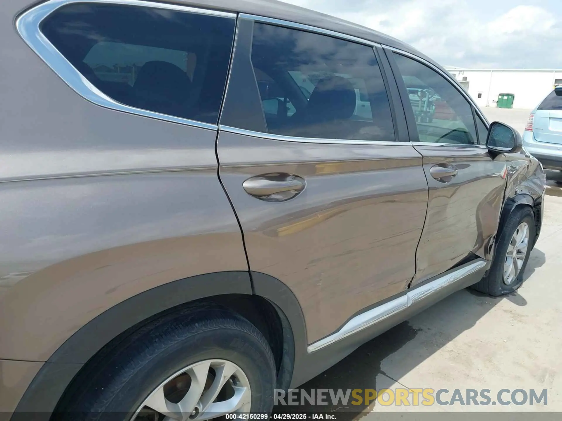 19 fotografías del automóvil dañado 5NMS23AD4KH132123 HYUNDAI SANTA FE 2019