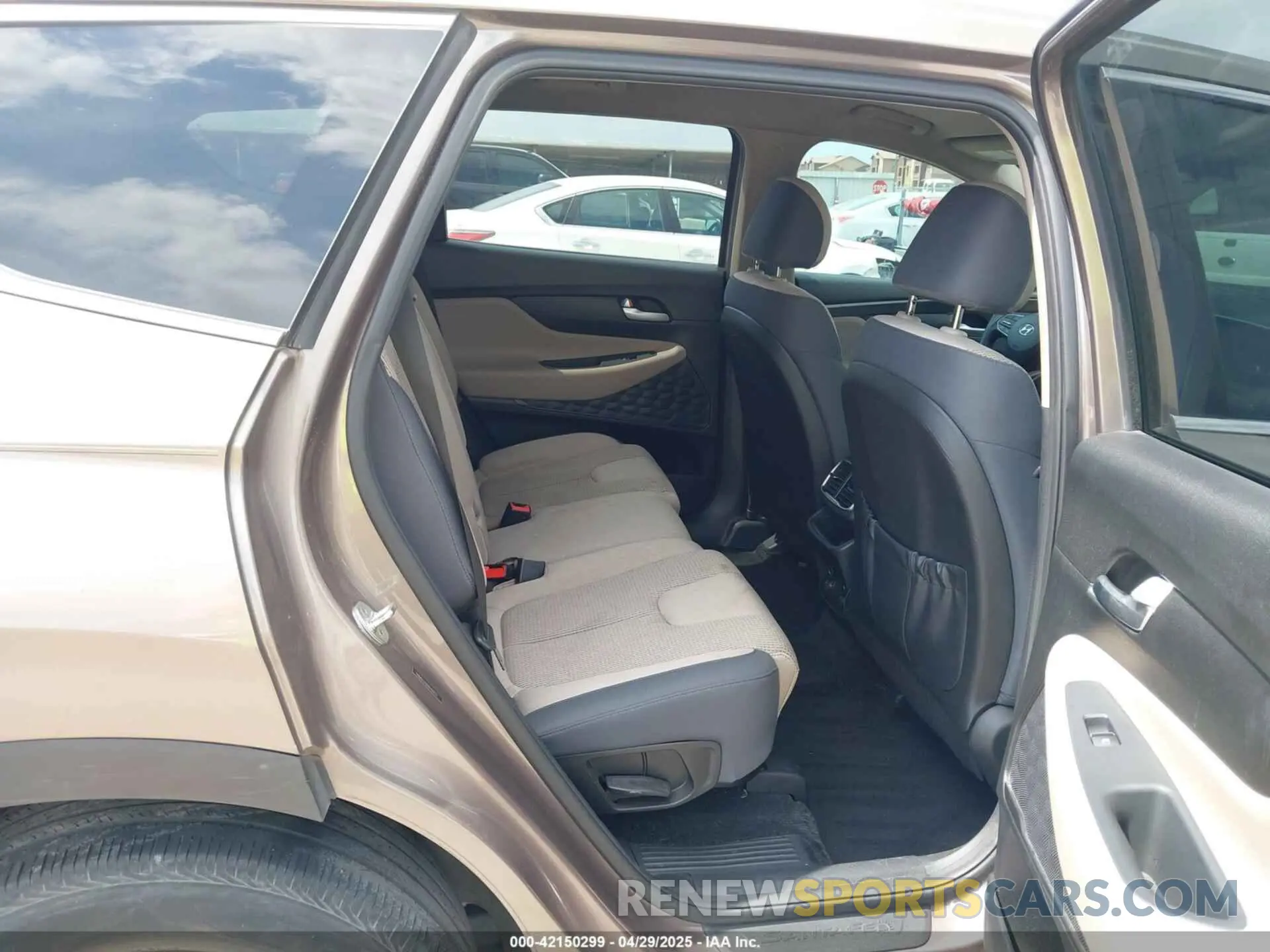 8 fotografías del automóvil dañado 5NMS23AD4KH132123 HYUNDAI SANTA FE 2019