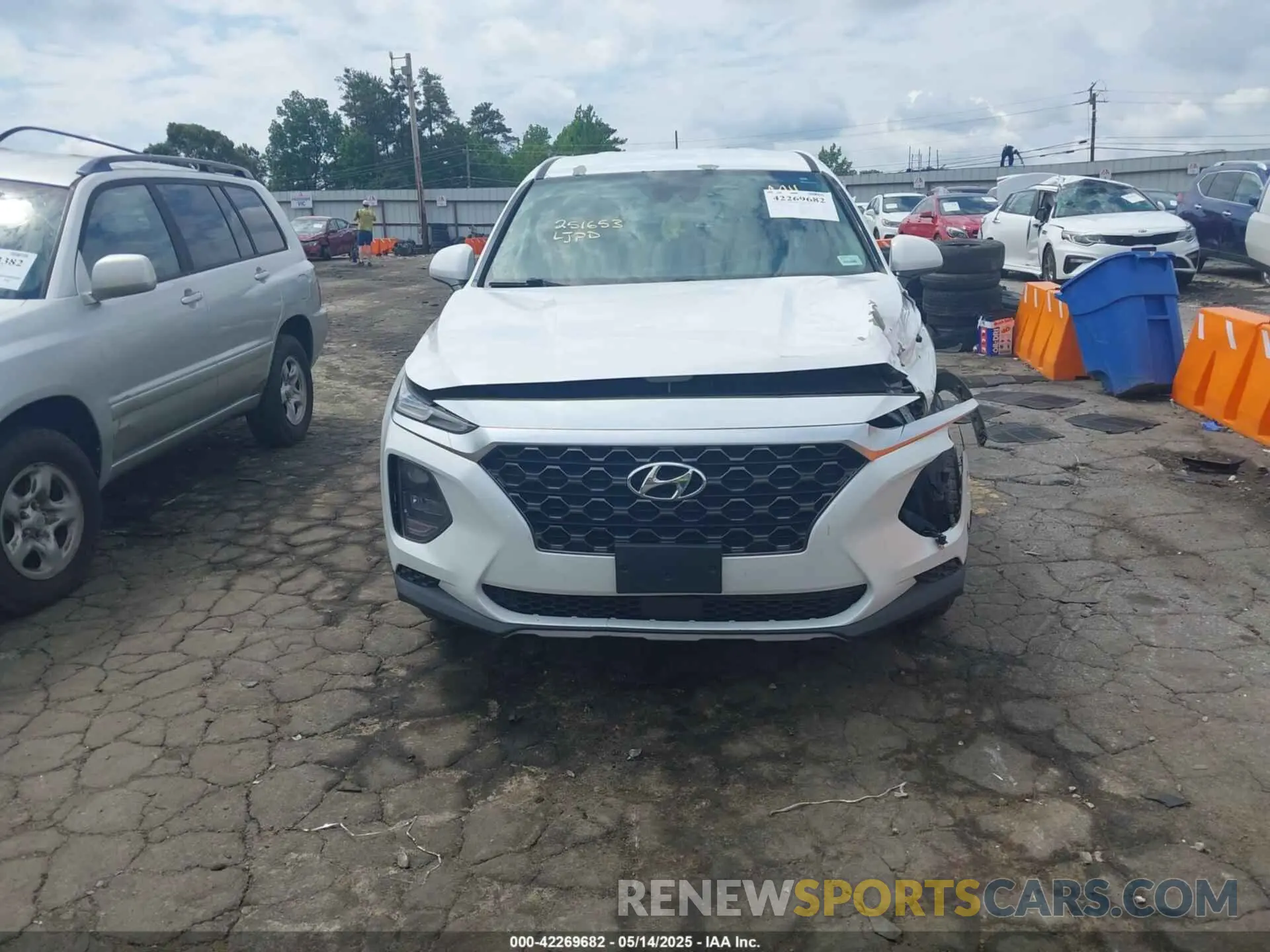12 fotografías del automóvil dañado 5NMS23AD8KH102090 HYUNDAI SANTA FE 2019
