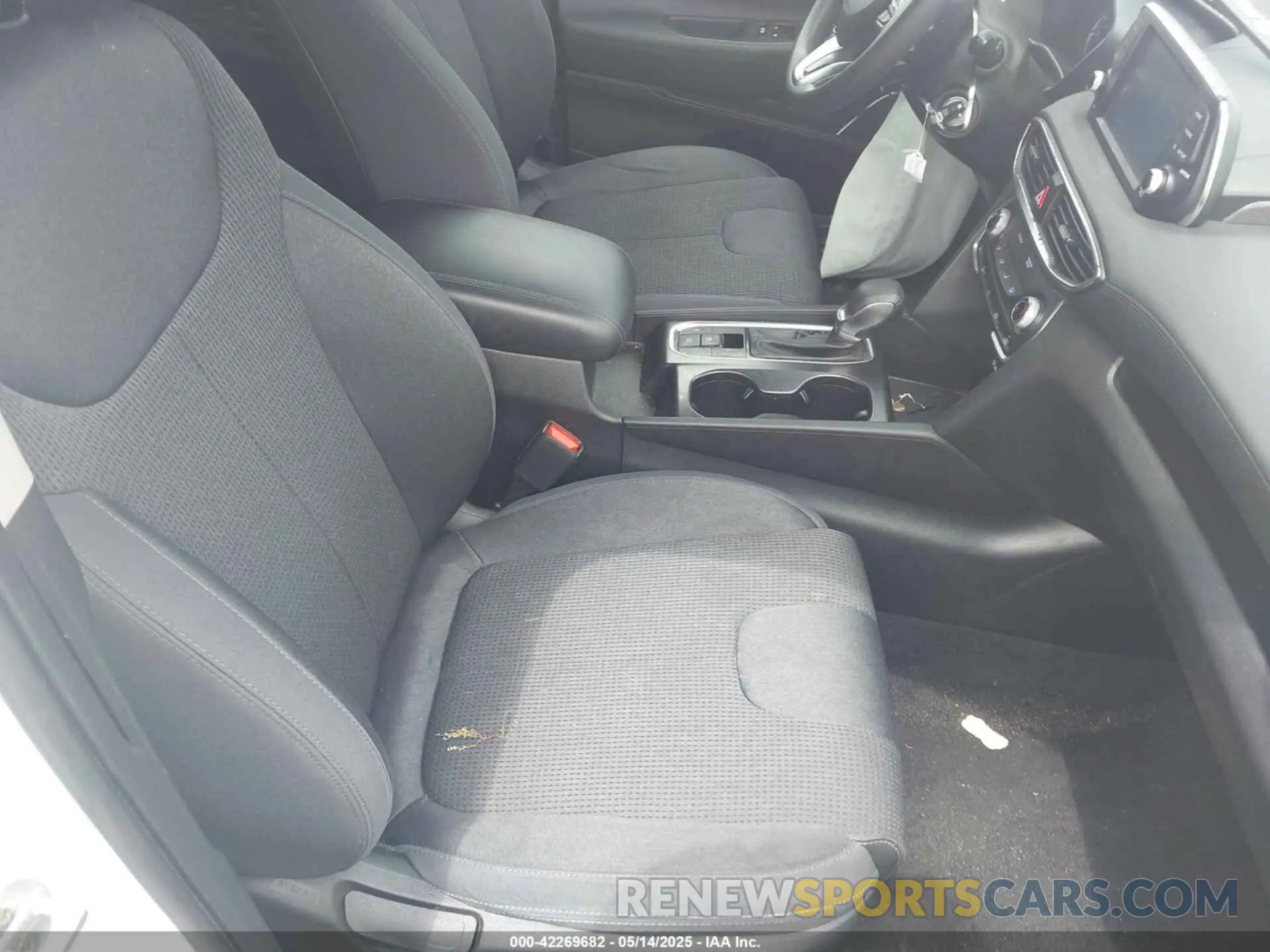5 fotografías del automóvil dañado 5NMS23AD8KH102090 HYUNDAI SANTA FE 2019