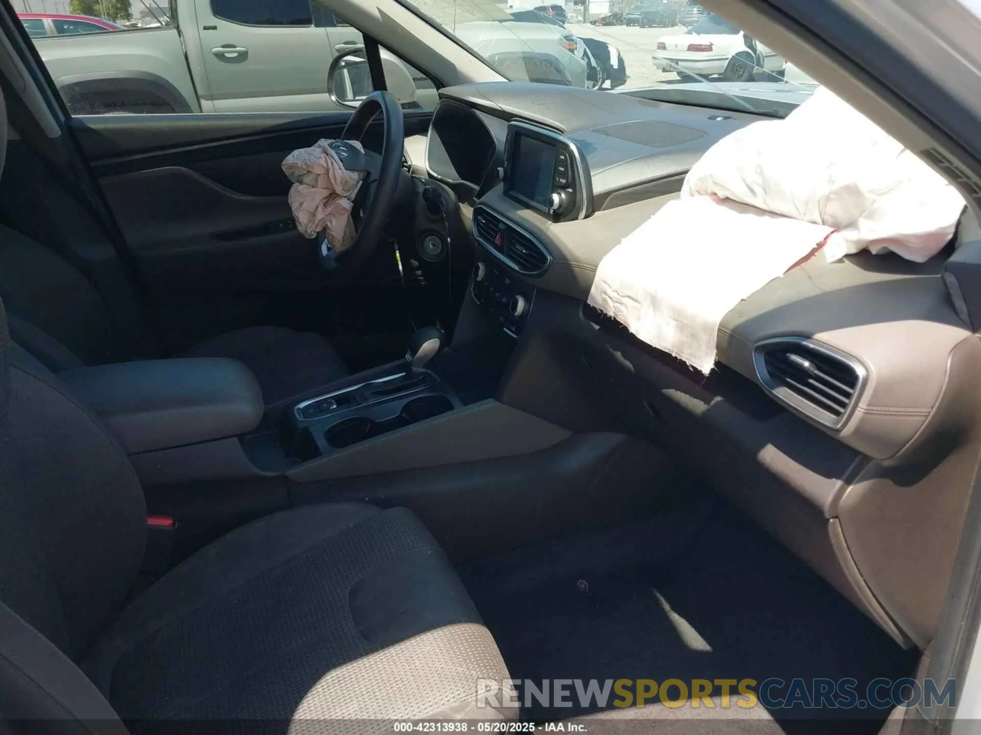 5 fotografías del automóvil dañado 5NMS23ADXKH000872 HYUNDAI SANTA FE 2019