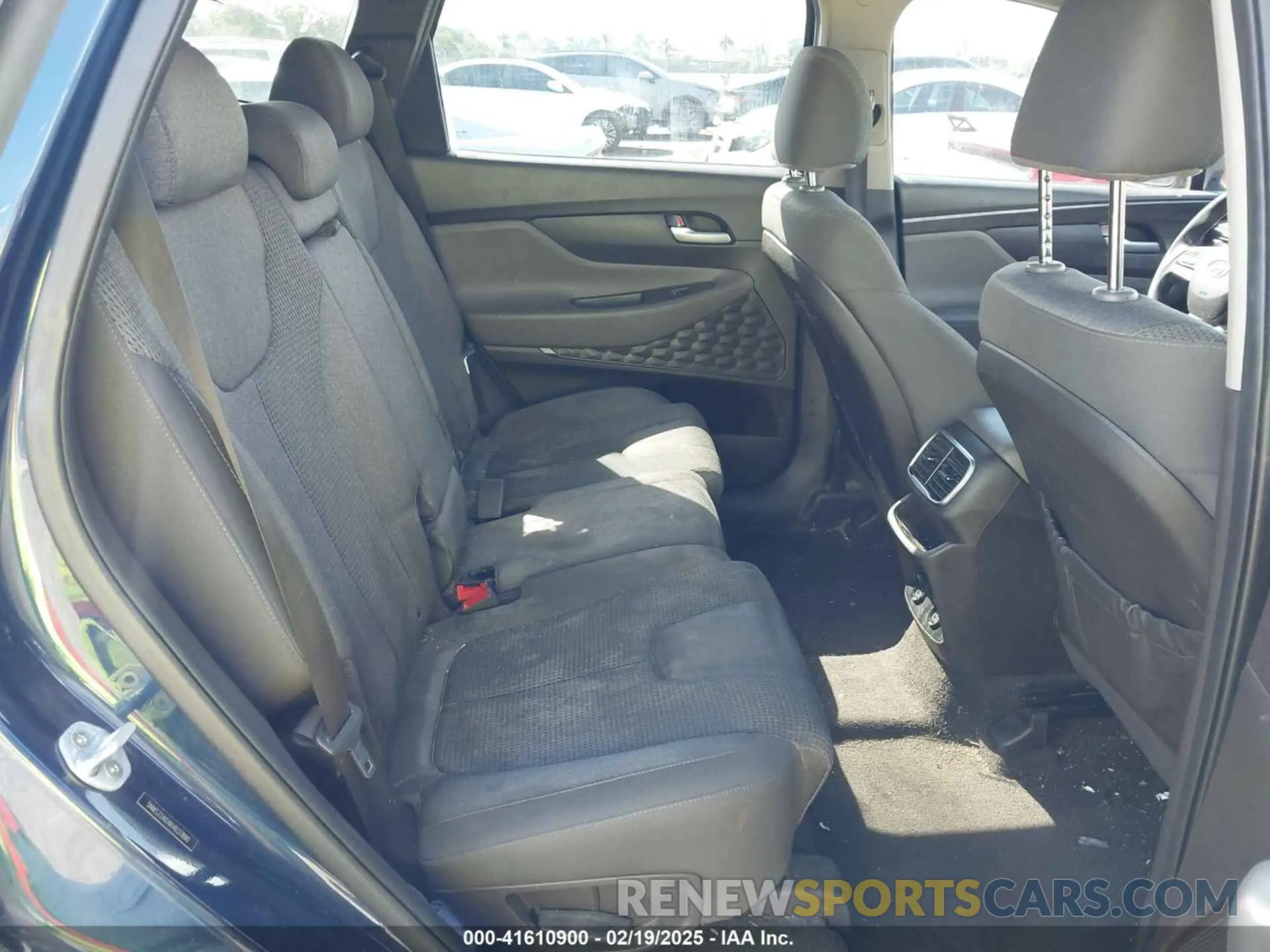 8 fotografías del automóvil dañado 5NMS23ADXKH037890 HYUNDAI SANTA FE 2019