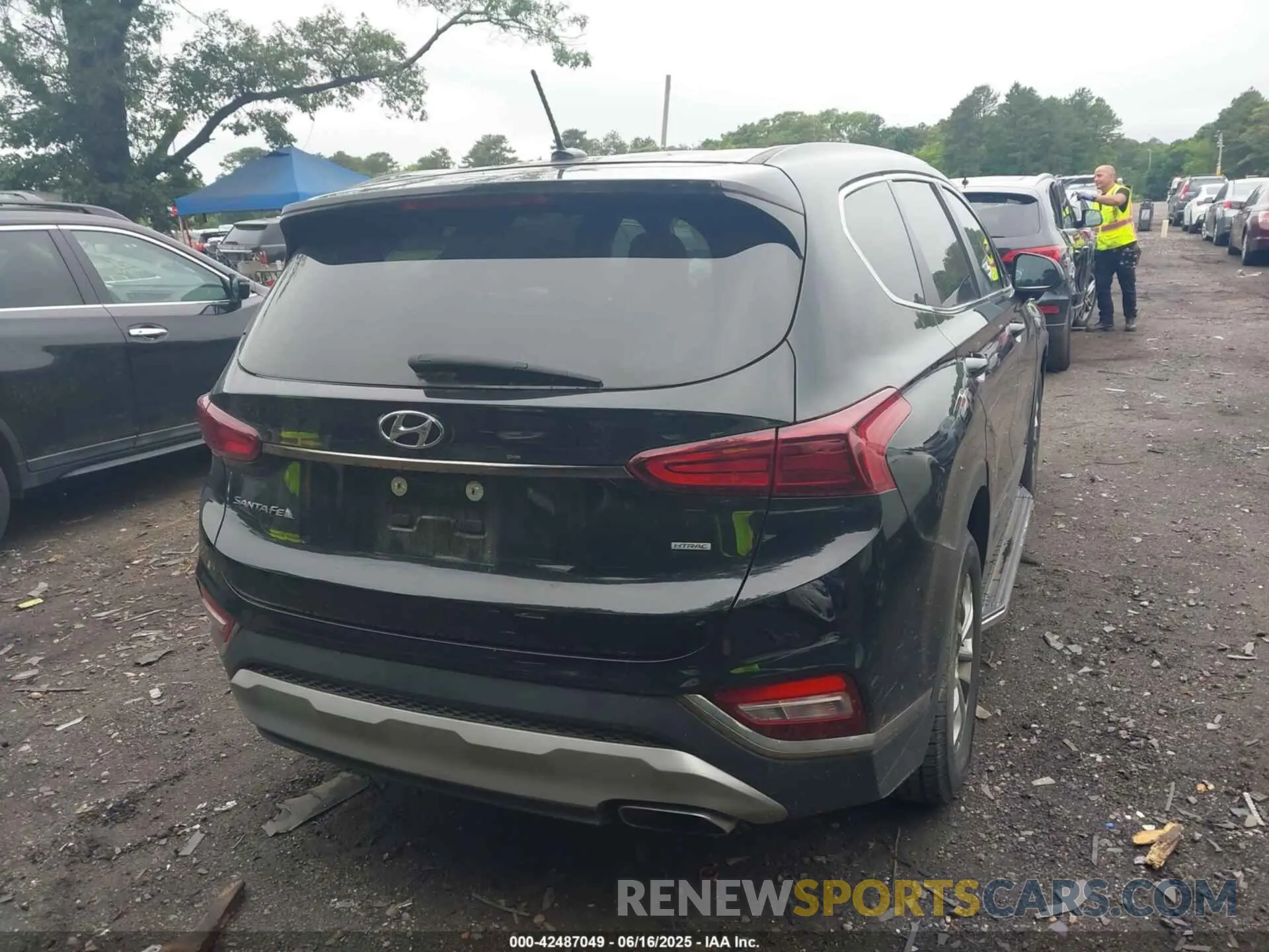 16 fotografías del automóvil dañado 5NMS2CAD1KH075069 HYUNDAI SANTA FE 2019