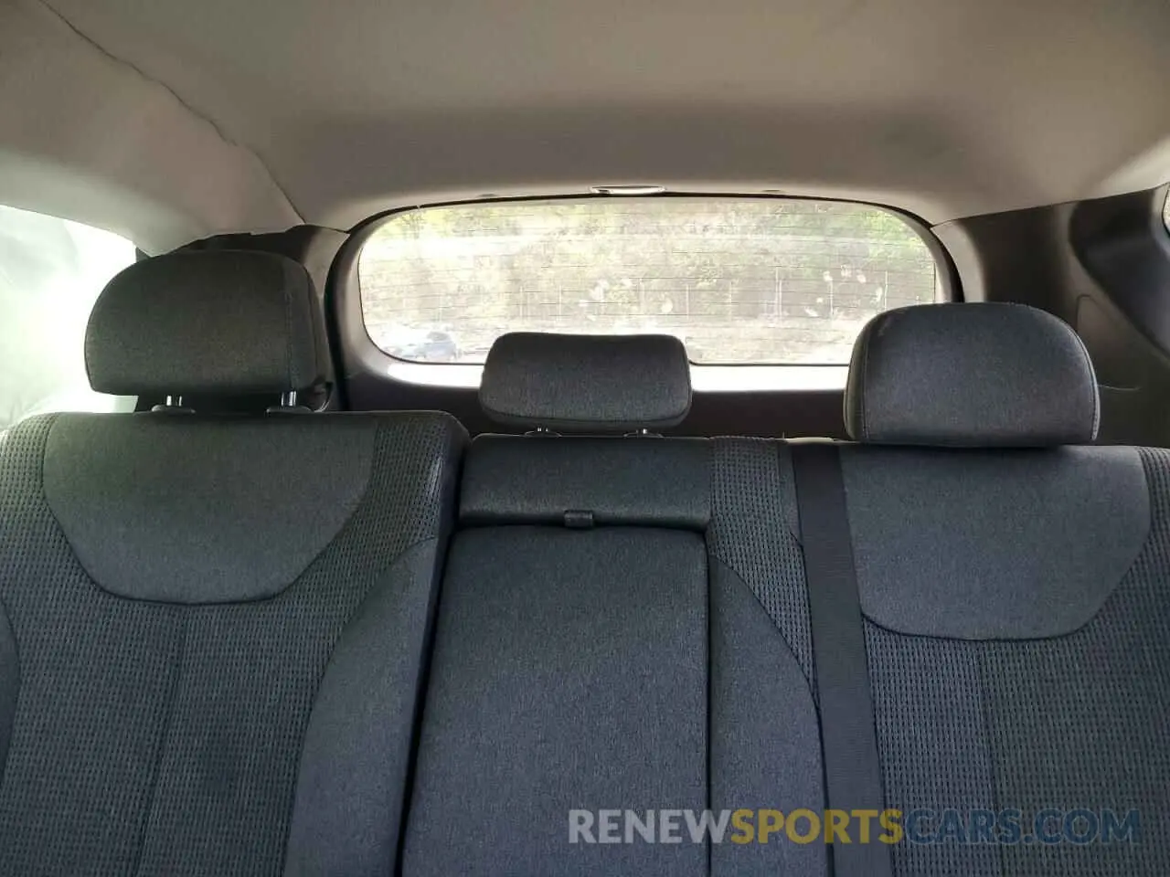 10 fotografías del automóvil dañado 5NMS2CAD1KH082555 HYUNDAI SANTA FE 2019