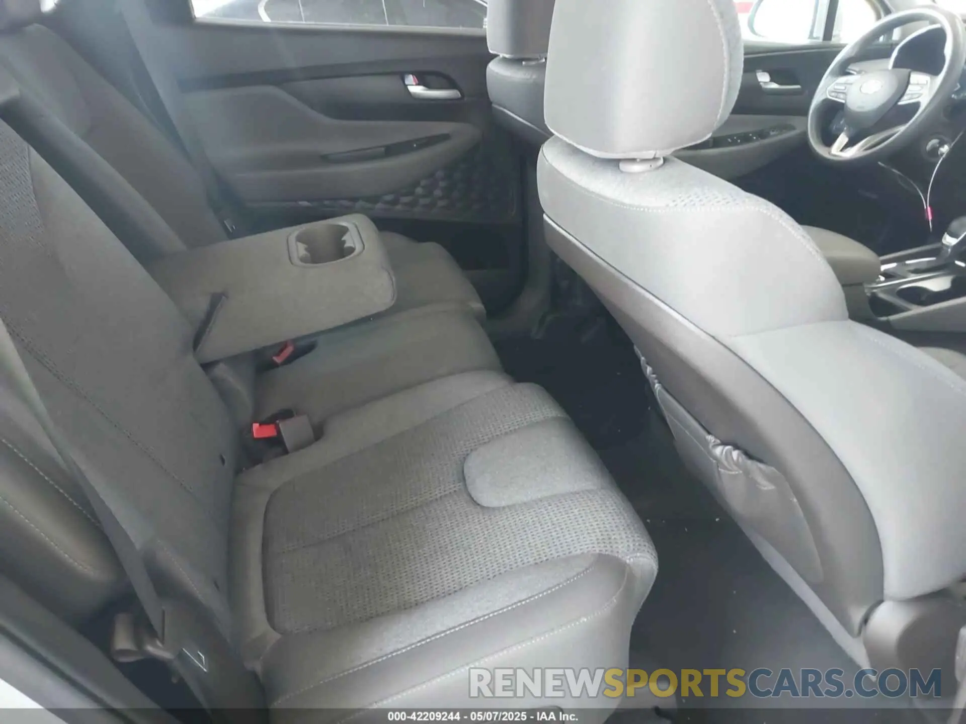 8 fotografías del automóvil dañado 5NMS2CAD2KH027290 HYUNDAI SANTA FE 2019