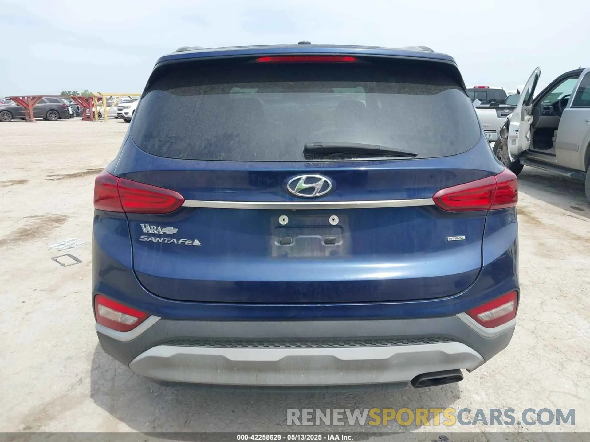17 fotografías del automóvil dañado 5NMS2CAD3KH029811 HYUNDAI SANTA FE 2019