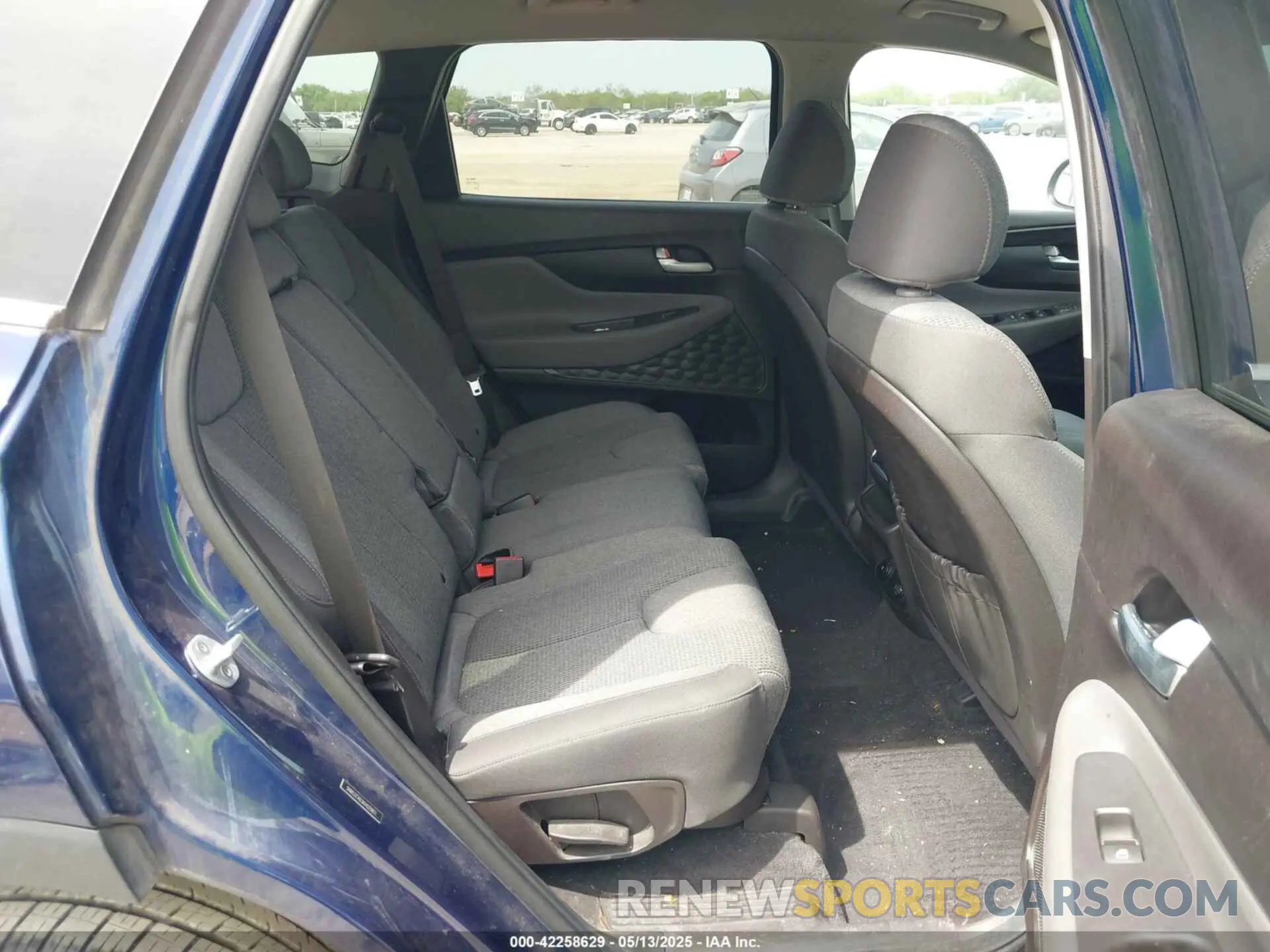 8 fotografías del automóvil dañado 5NMS2CAD3KH029811 HYUNDAI SANTA FE 2019