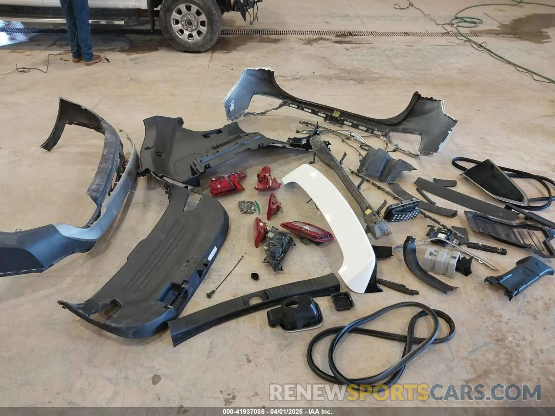 12 fotografías del automóvil dañado 5NMS2CAD4KH120957 HYUNDAI SANTA FE 2019