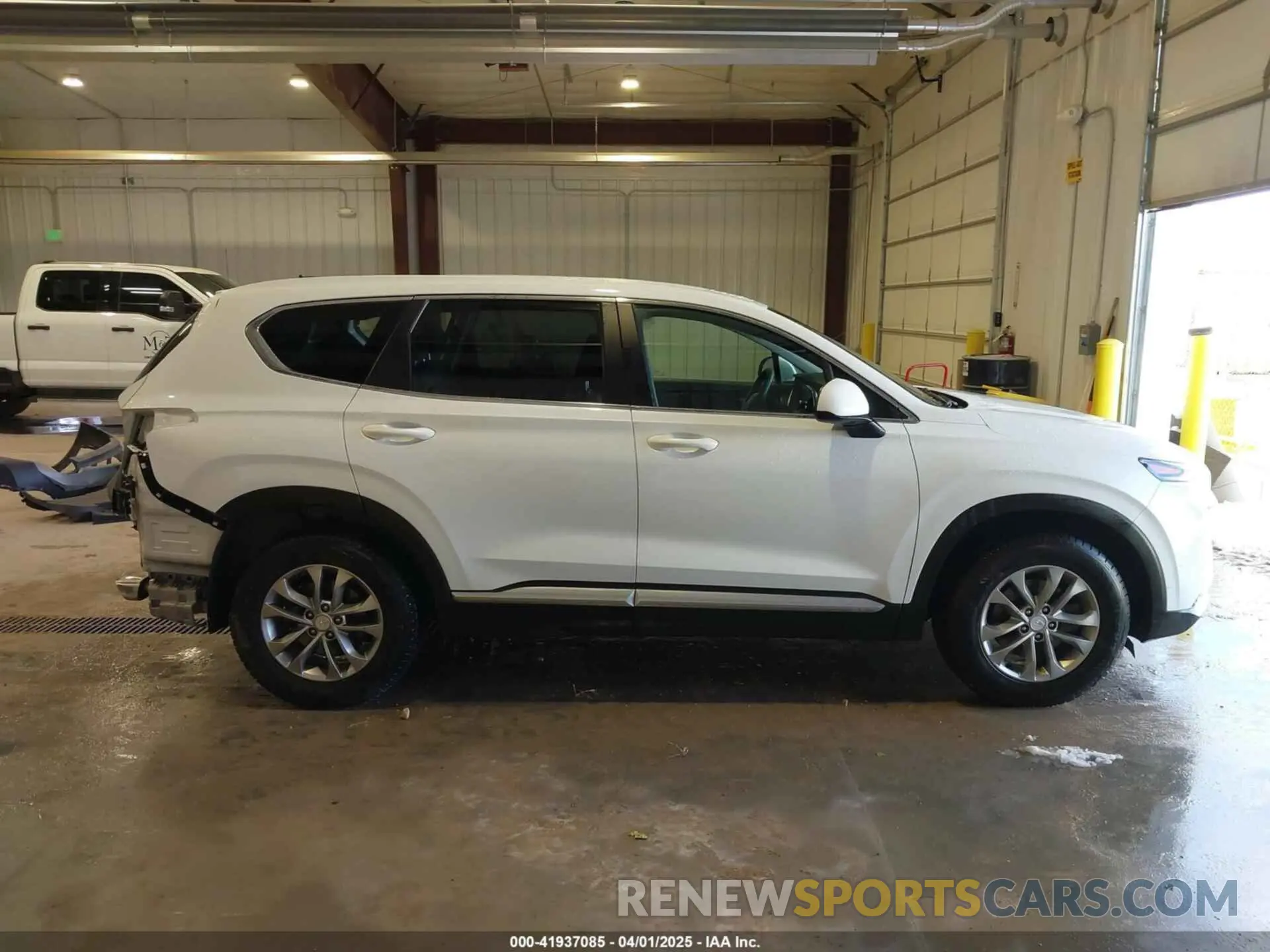 14 fotografías del automóvil dañado 5NMS2CAD4KH120957 HYUNDAI SANTA FE 2019