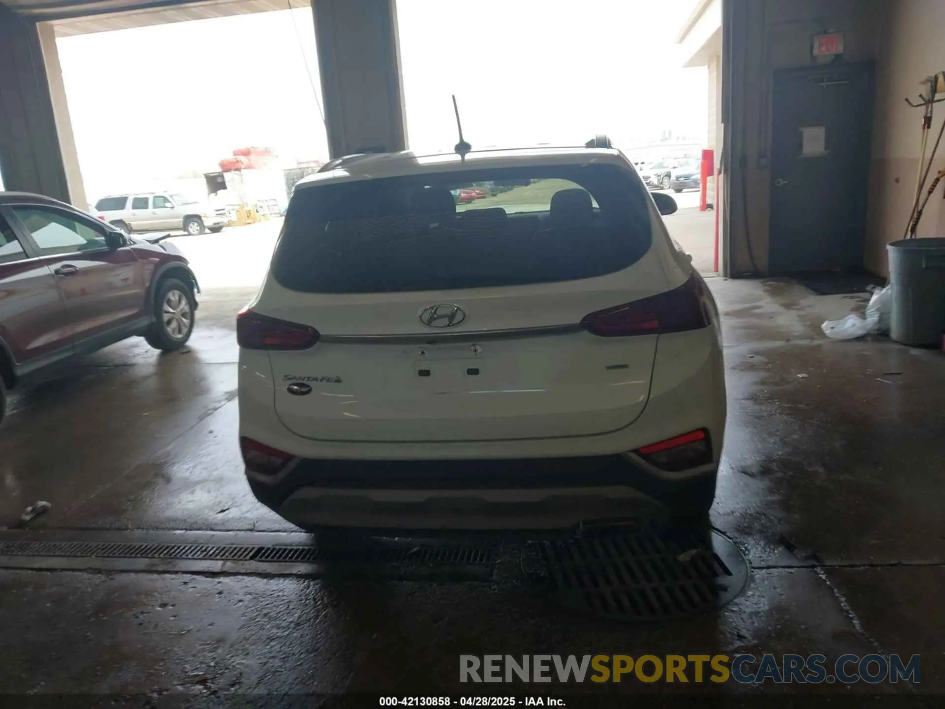 16 fotografías del automóvil dañado 5NMS2CAD6KH135413 HYUNDAI SANTA FE 2019