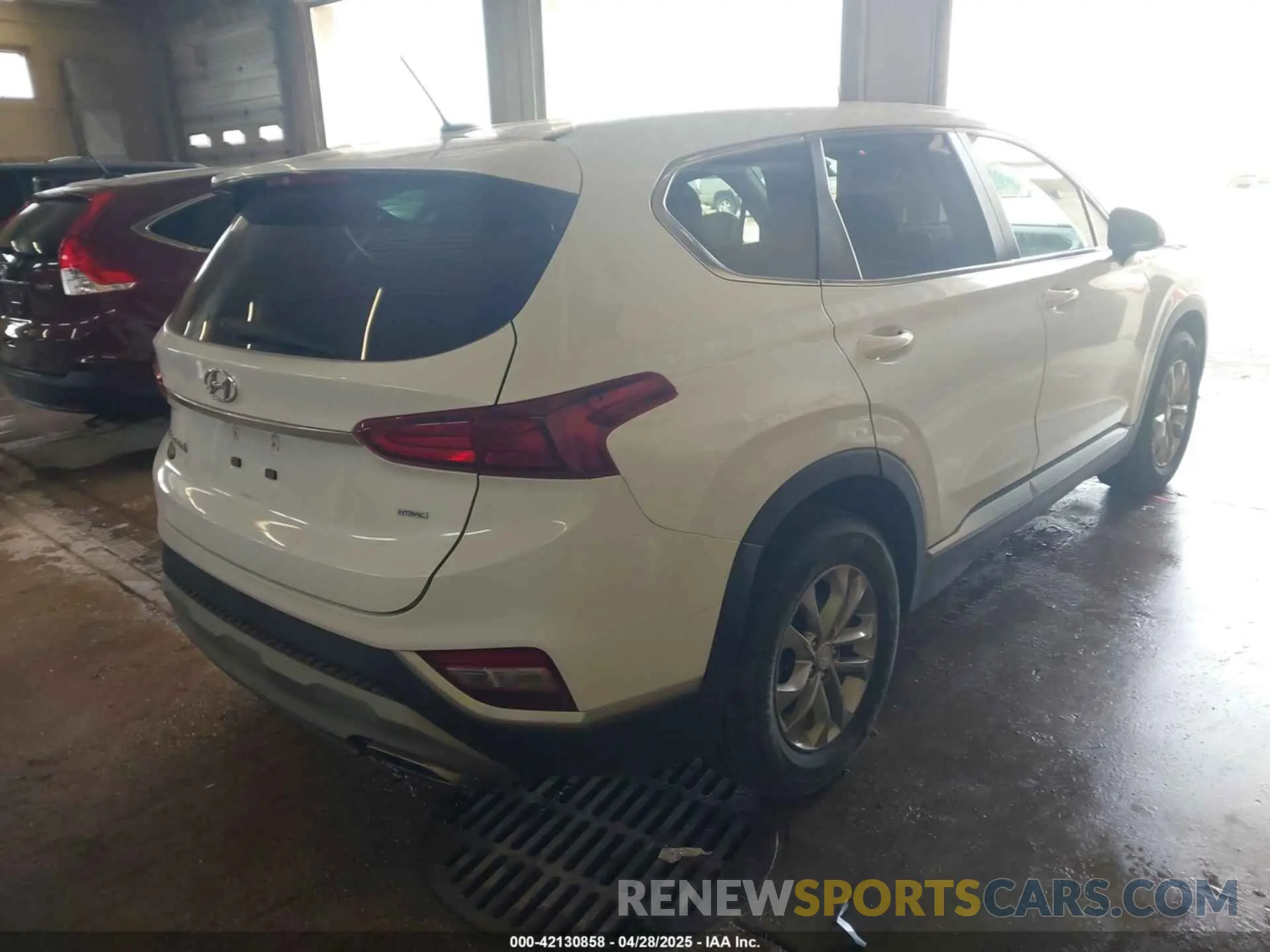 4 fotografías del automóvil dañado 5NMS2CAD6KH135413 HYUNDAI SANTA FE 2019