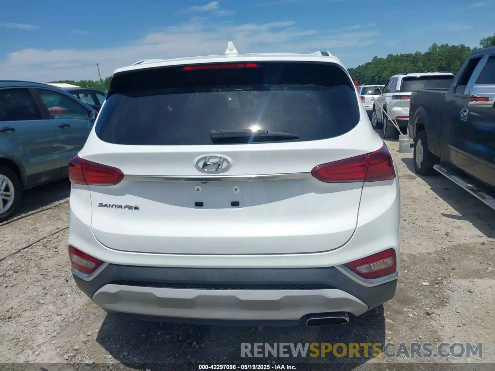 17 fotografías del automóvil dañado 5NMS33AD3KH035346 HYUNDAI SANTA FE 2019
