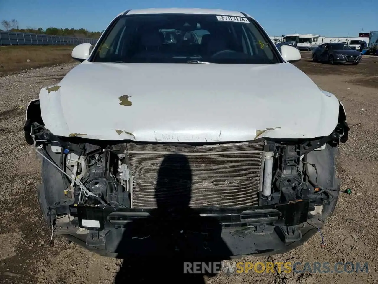 5 fotografías del automóvil dañado 5NMS33AD6KH043229 HYUNDAI SANTA FE 2019