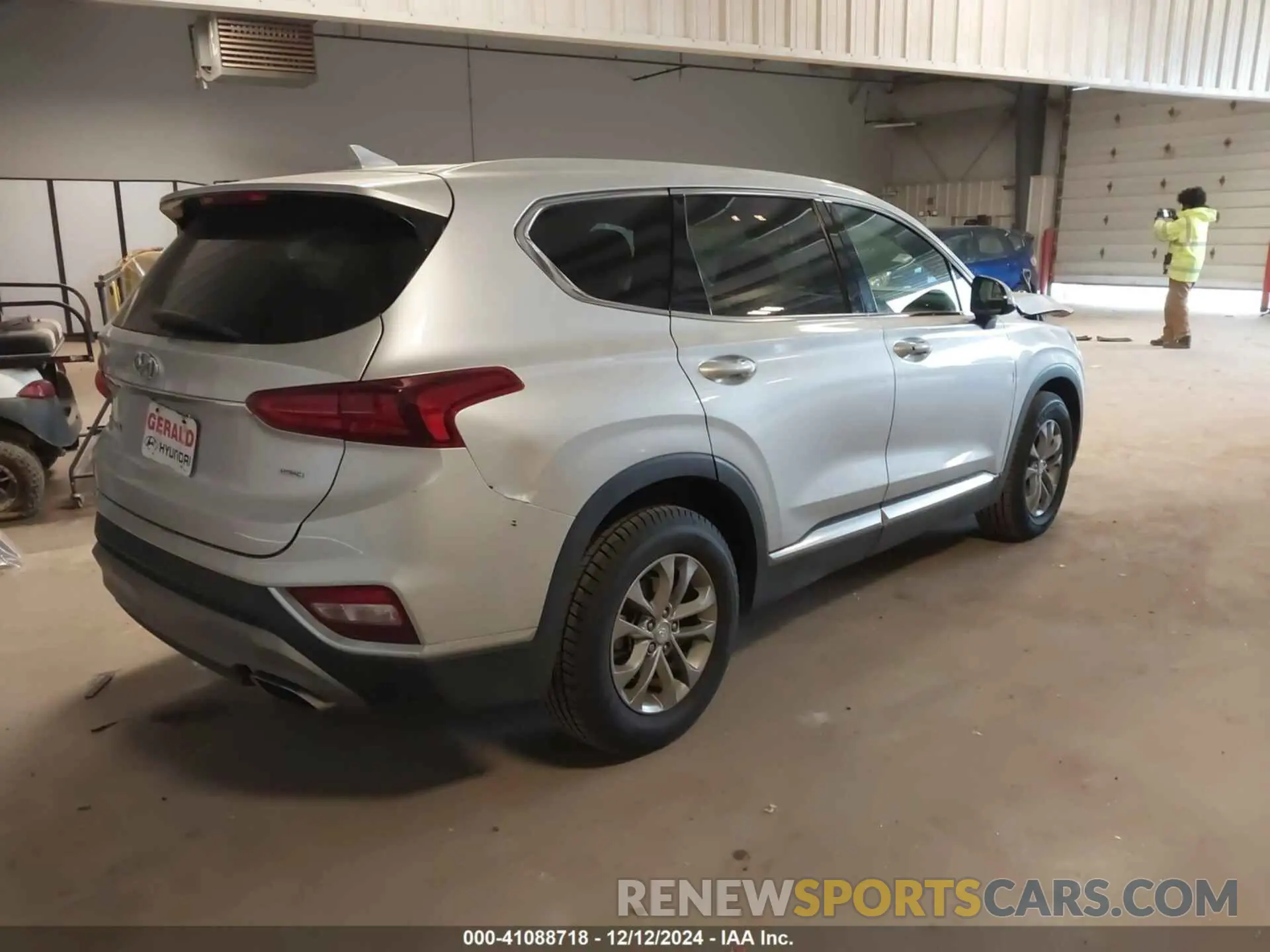 4 fotografías del automóvil dañado 5NMS3CAD3KH006333 HYUNDAI SANTA FE 2019