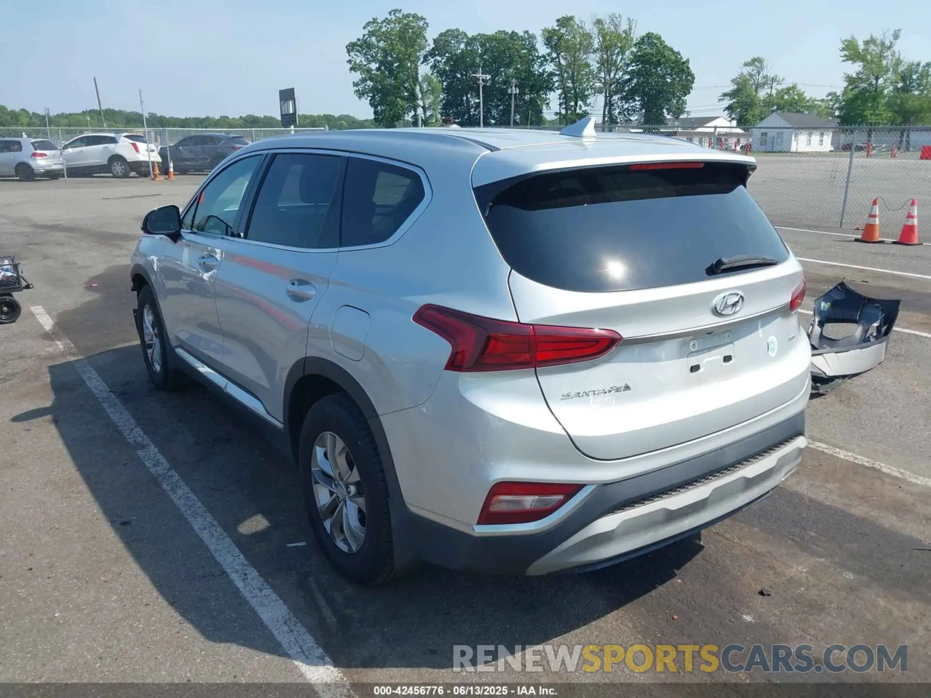 3 fotografías del automóvil dañado 5NMS3CAD4KH095474 HYUNDAI SANTA FE 2019
