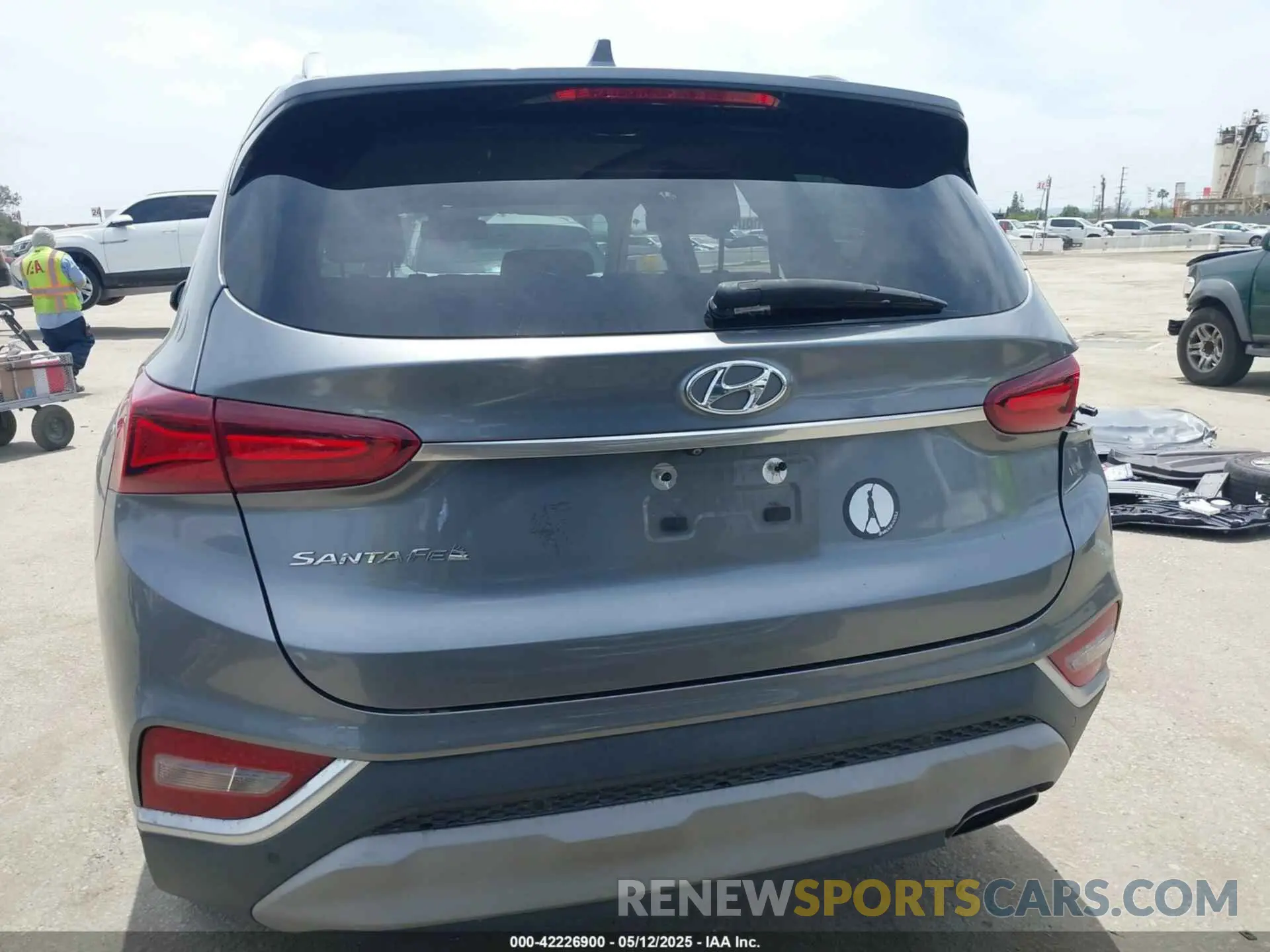17 fotografías del automóvil dañado 5NMS53AD2KH088517 HYUNDAI SANTA FE 2019