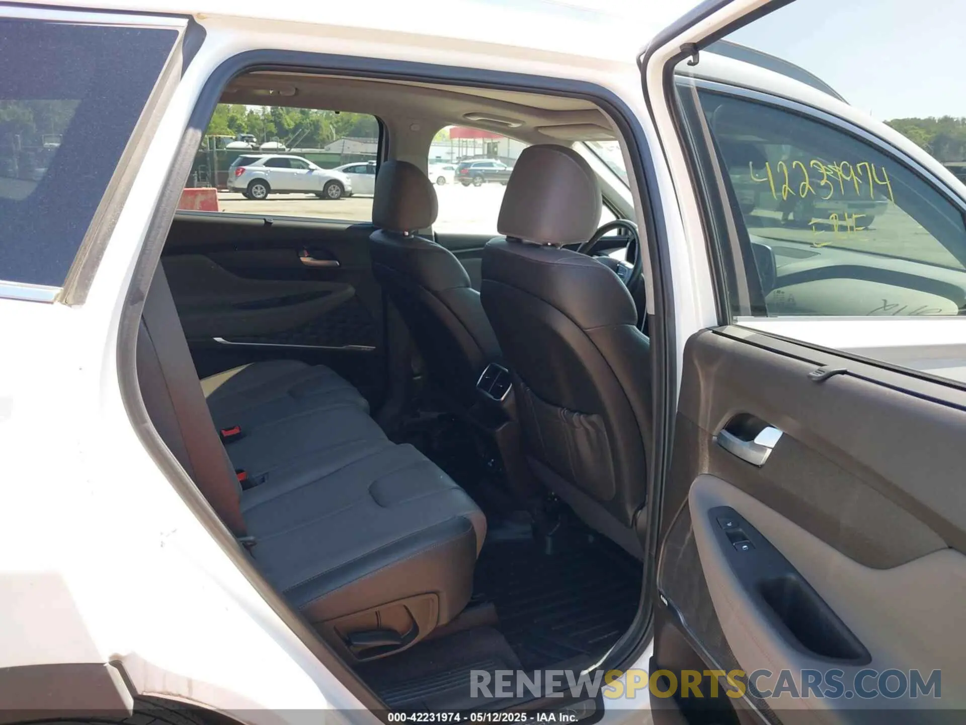 8 fotografías del automóvil dañado 5NMS5CAA1KH092631 HYUNDAI SANTA FE 2019