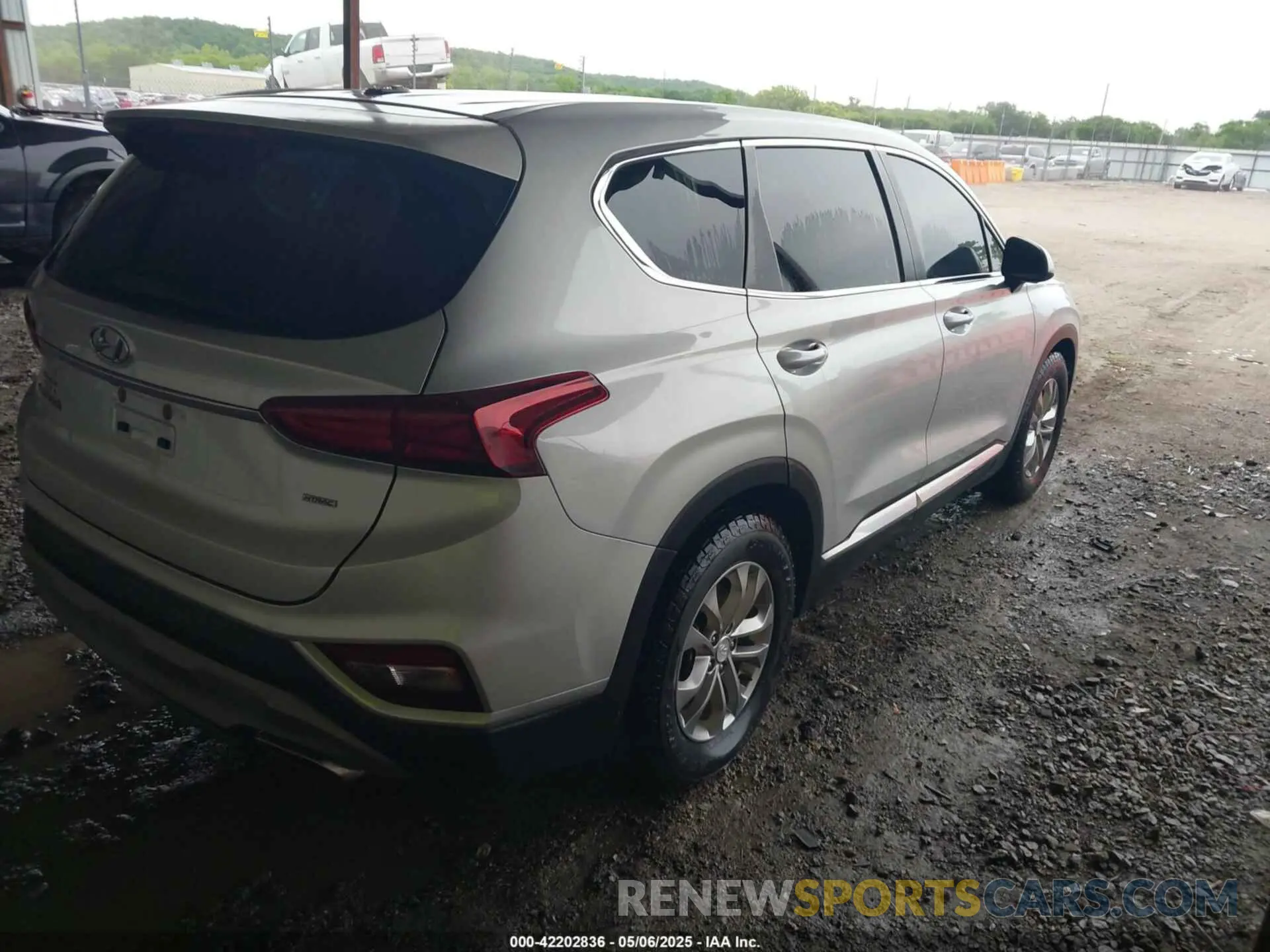 4 fotografías del automóvil dañado 5NMS2CAD6LH167246 HYUNDAI SANTA FE 2020