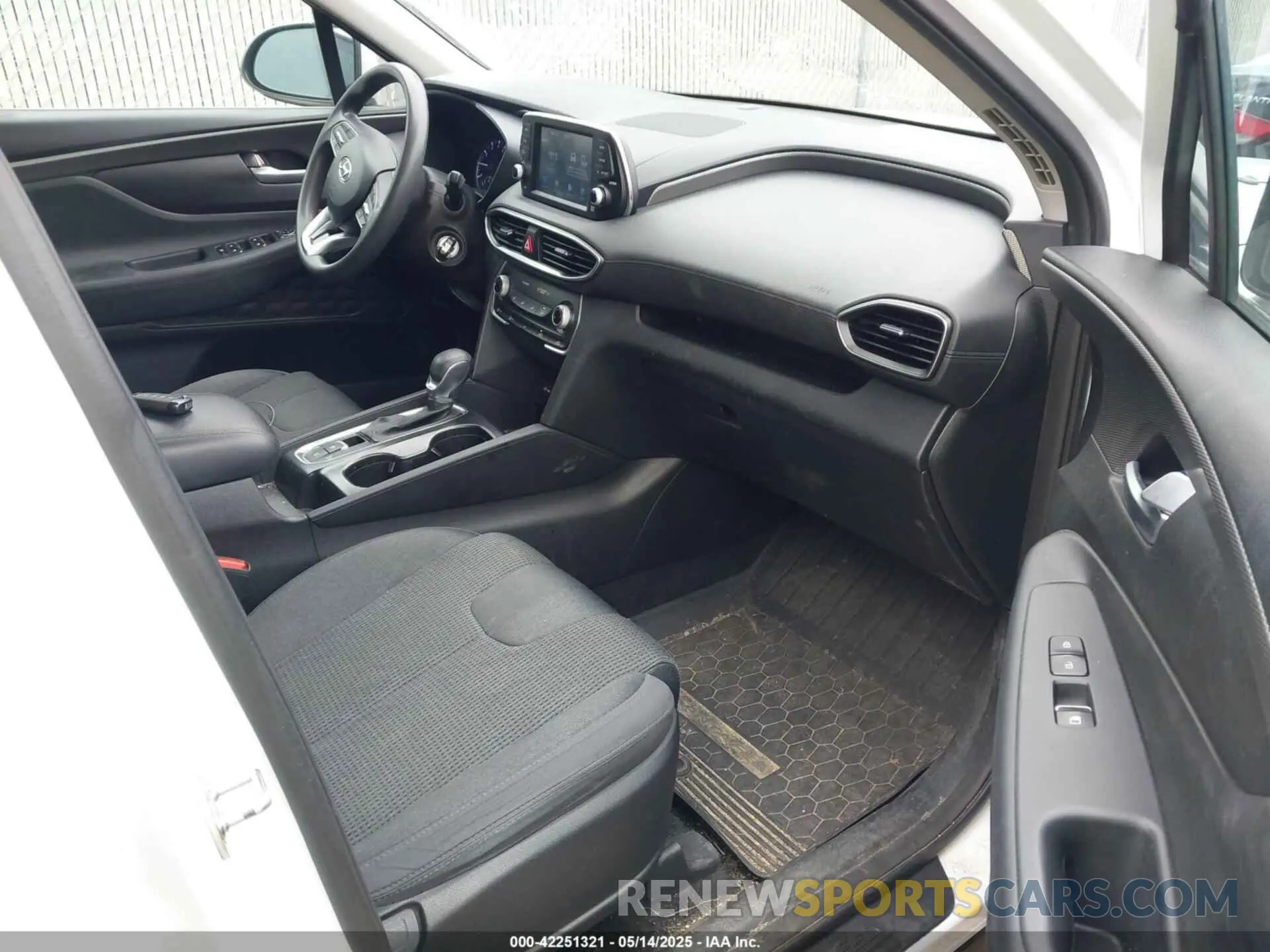 5 fotografías del automóvil dañado 5NMS2CAD9LH155317 HYUNDAI SANTA FE 2020
