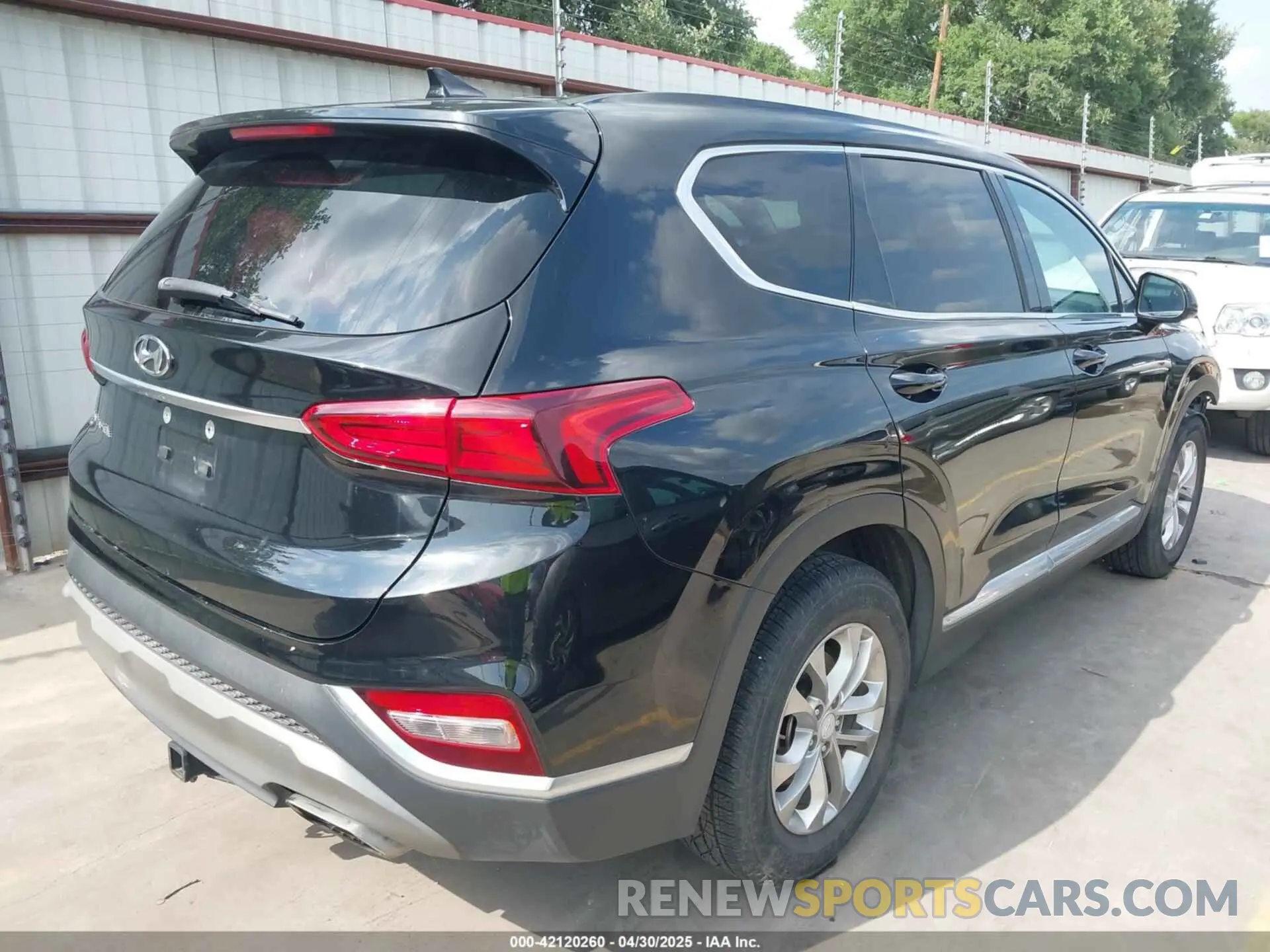 4 fotografías del automóvil dañado 5NMS33AD1LH238527 HYUNDAI SANTA FE 2020