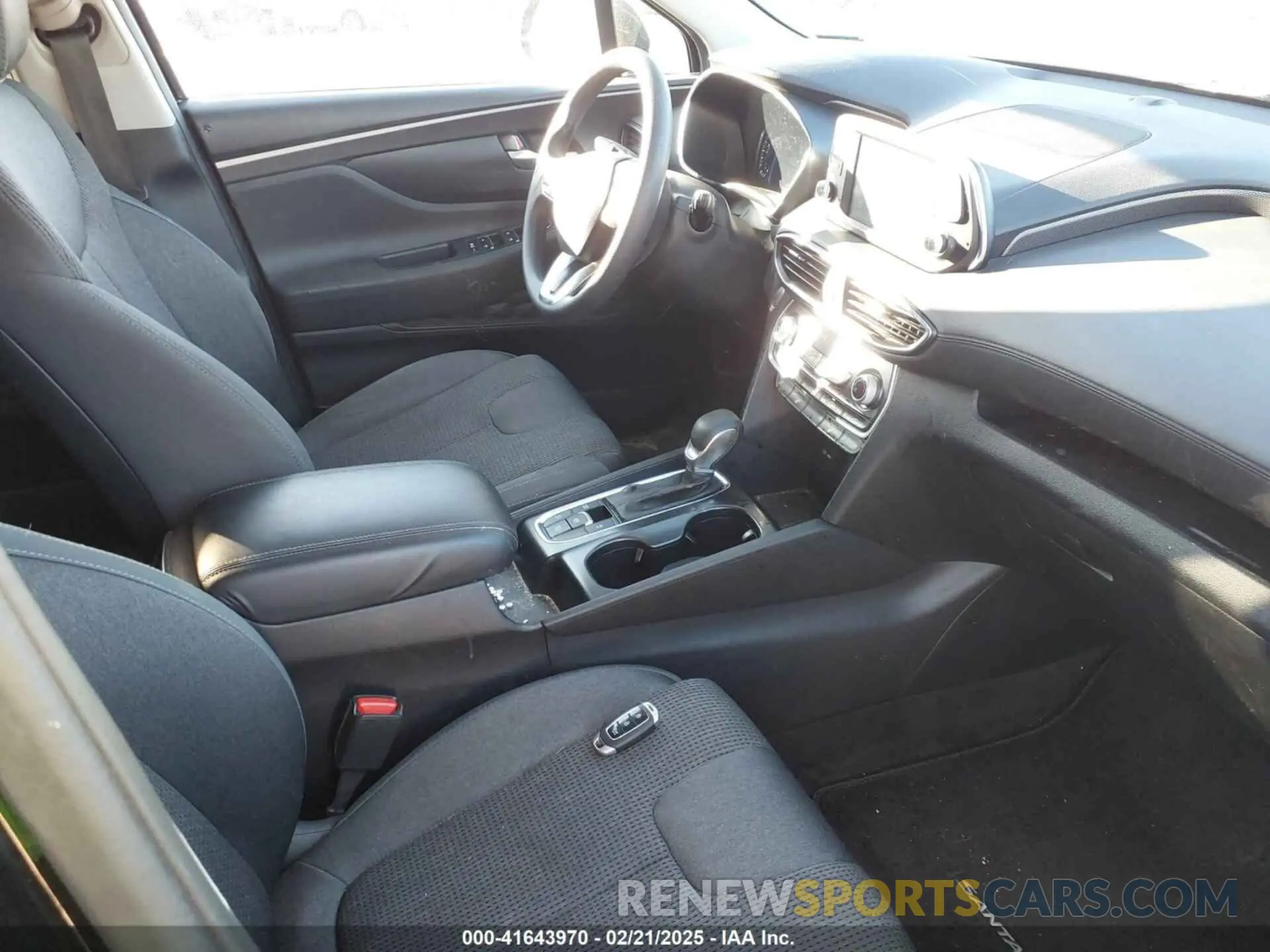 5 fotografías del automóvil dañado 5NMS3CADXLH156974 HYUNDAI SANTA FE 2020