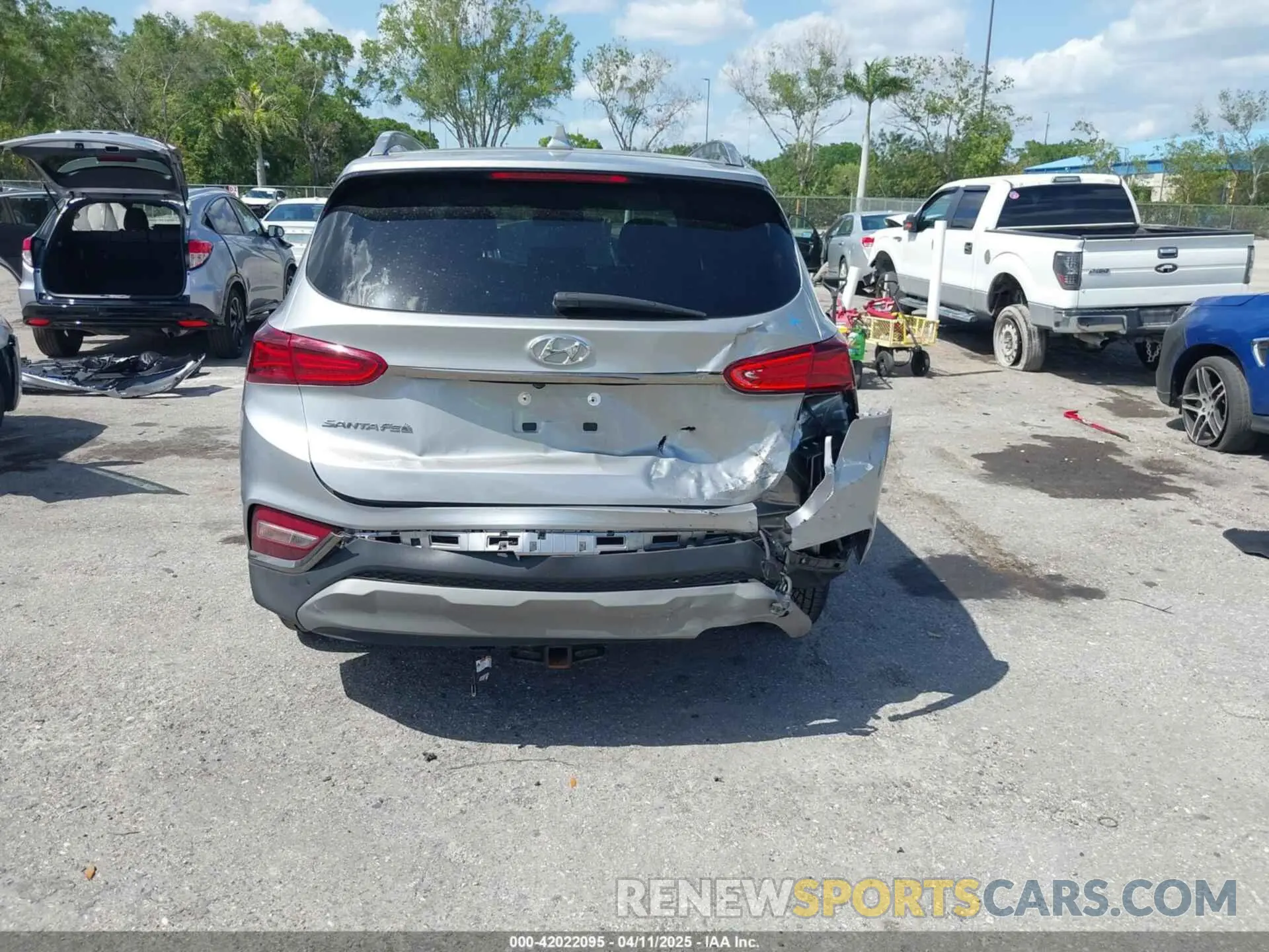 17 fotografías del automóvil dañado 5NMS53AD9LH210694 HYUNDAI SANTA FE 2020