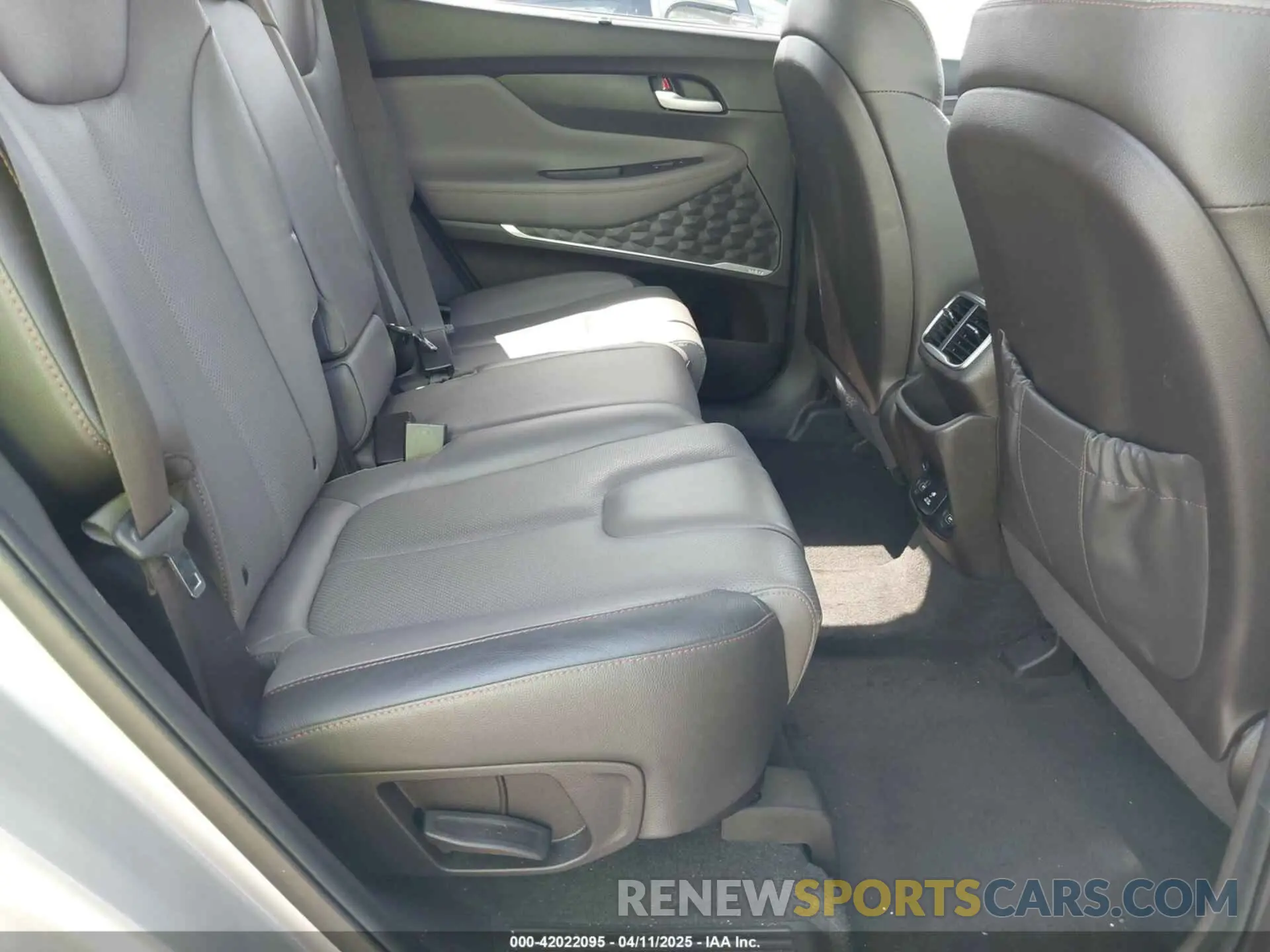 8 fotografías del automóvil dañado 5NMS53AD9LH210694 HYUNDAI SANTA FE 2020