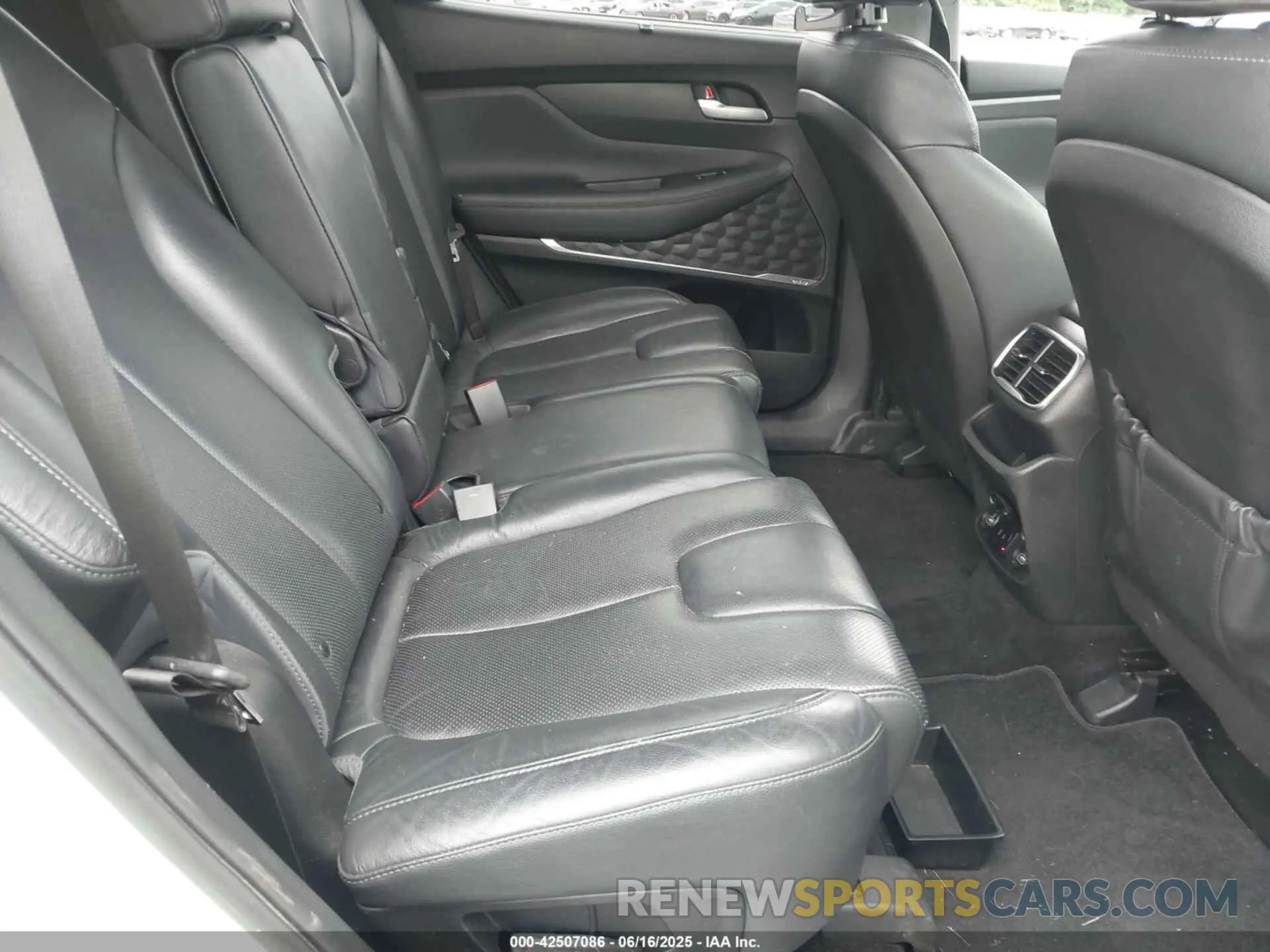8 fotografías del automóvil dañado 5NMS5CAD4LH207587 HYUNDAI SANTA FE 2020