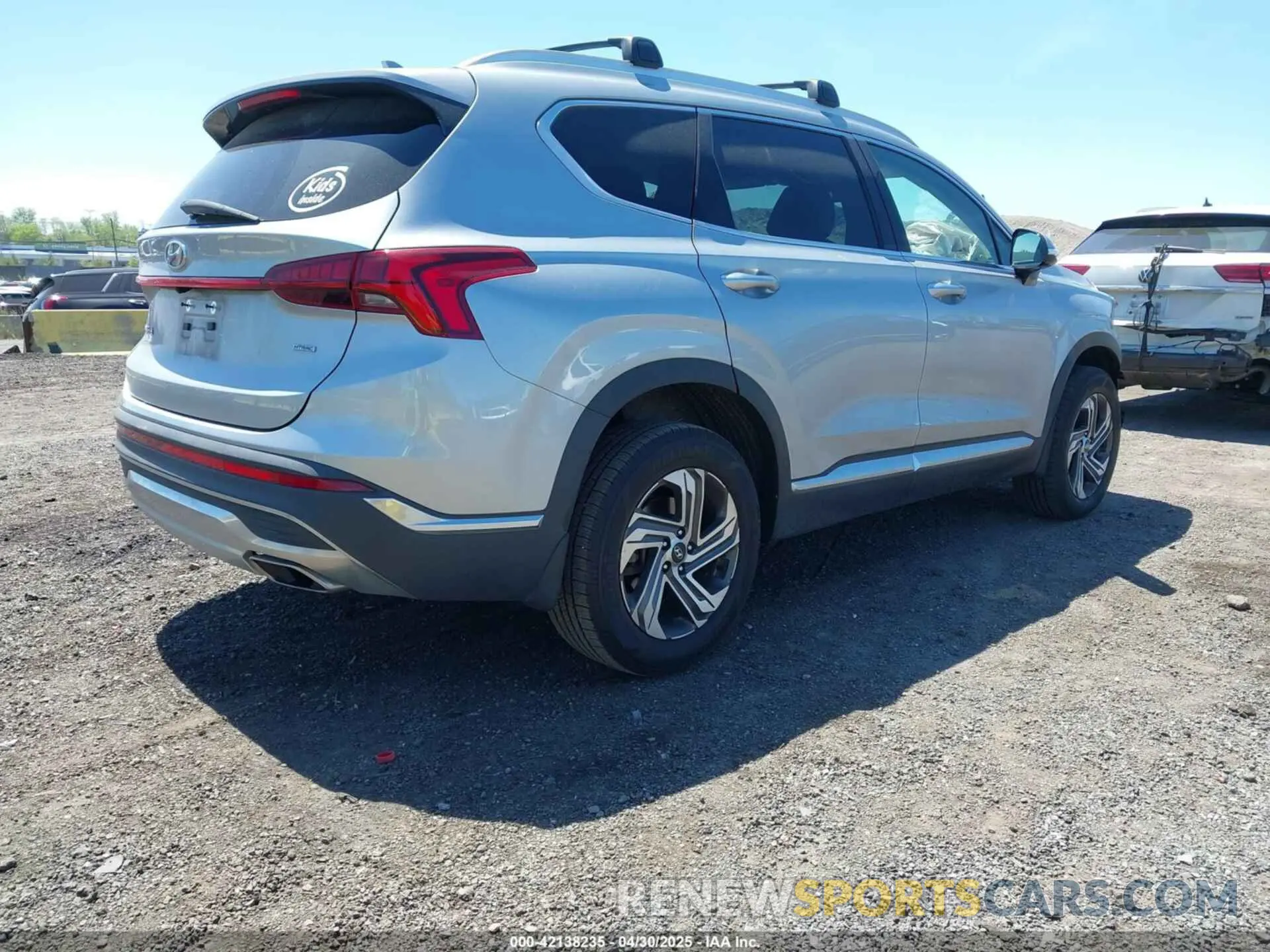4 fotografías del automóvil dañado 5NMS3DAJXNH473975 HYUNDAI SANTA FE 2022