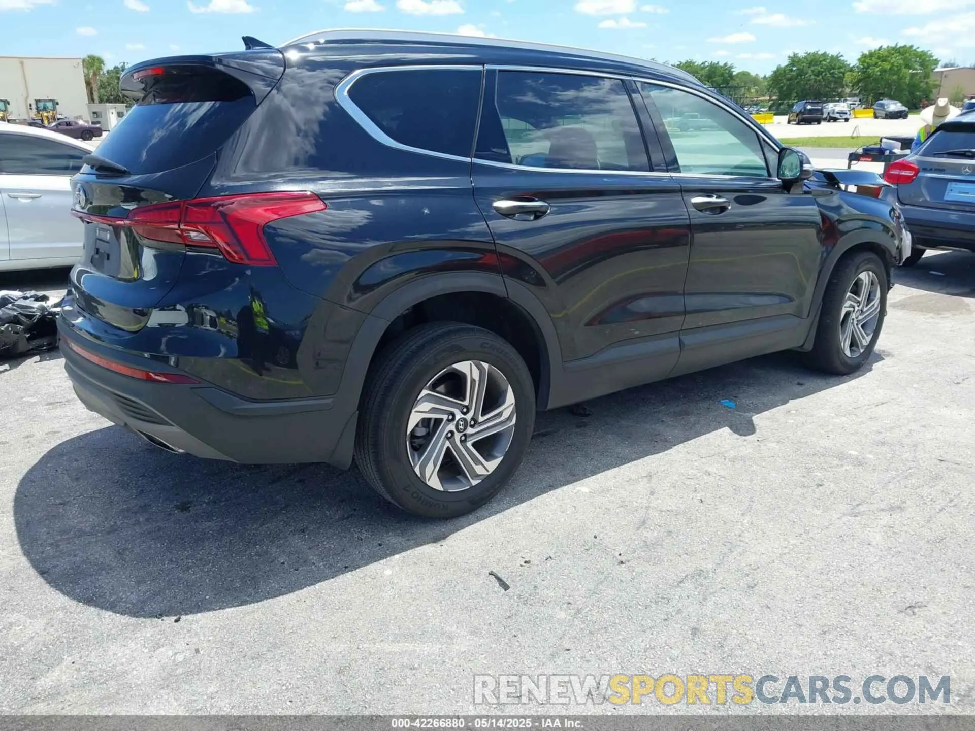 4 fotografías del automóvil dañado 5NMS24AJ1PH653853 HYUNDAI SANTA FE 2023