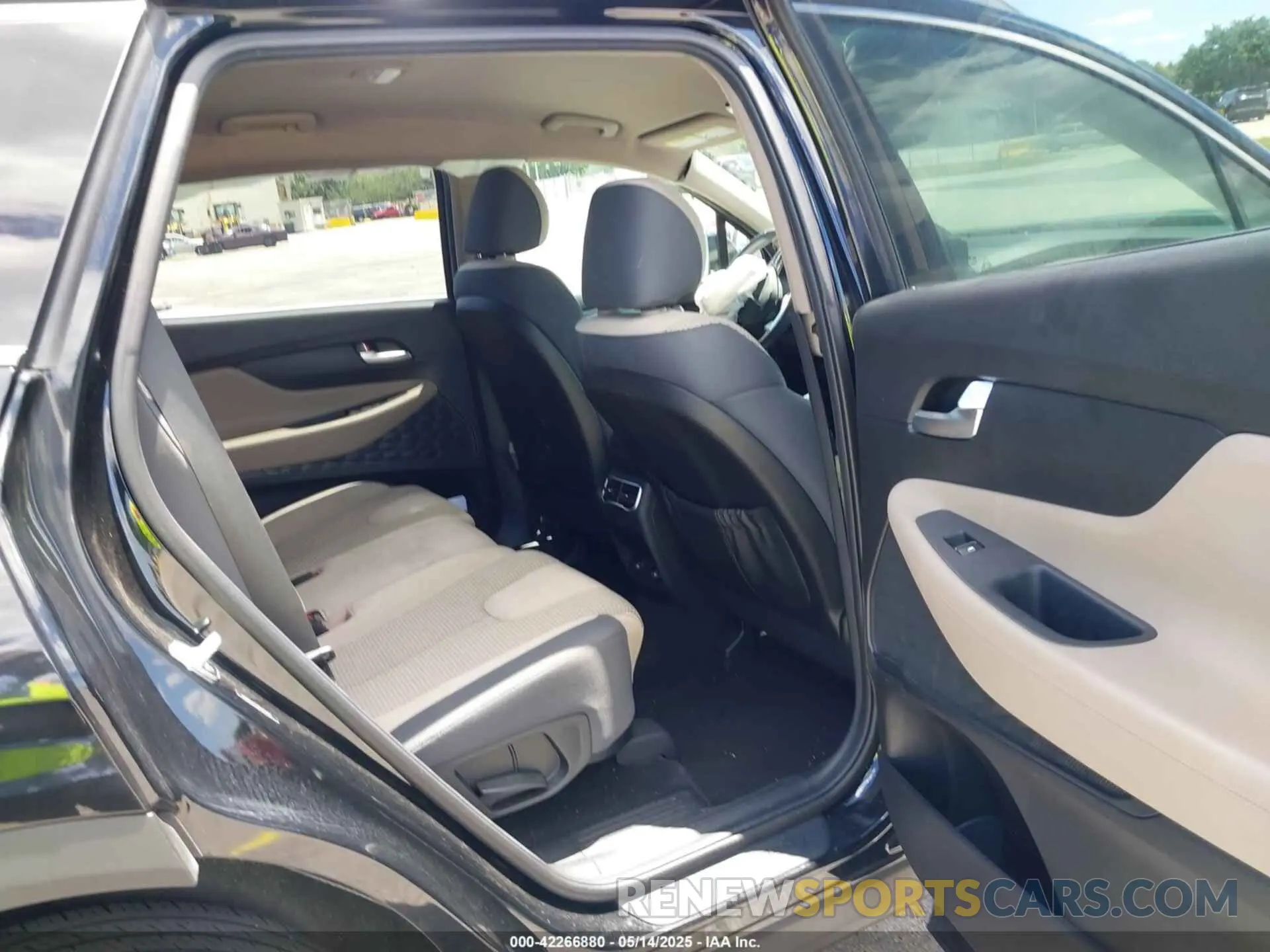 8 fotografías del automóvil dañado 5NMS24AJ1PH653853 HYUNDAI SANTA FE 2023