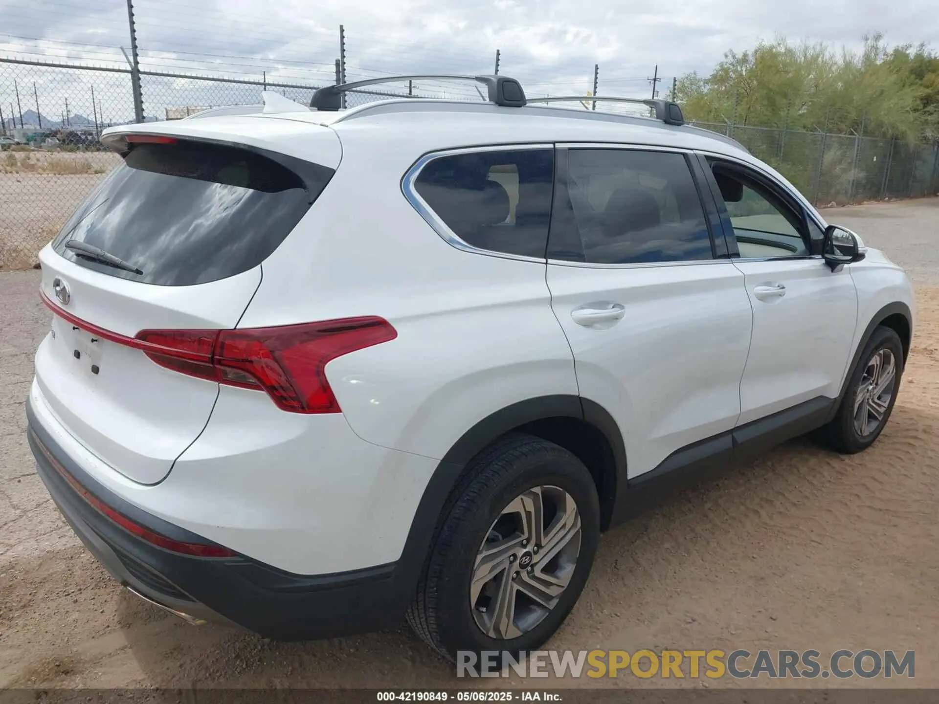 4 fotografías del automóvil dañado 5NMS24AJ3PH482782 HYUNDAI SANTA FE 2023