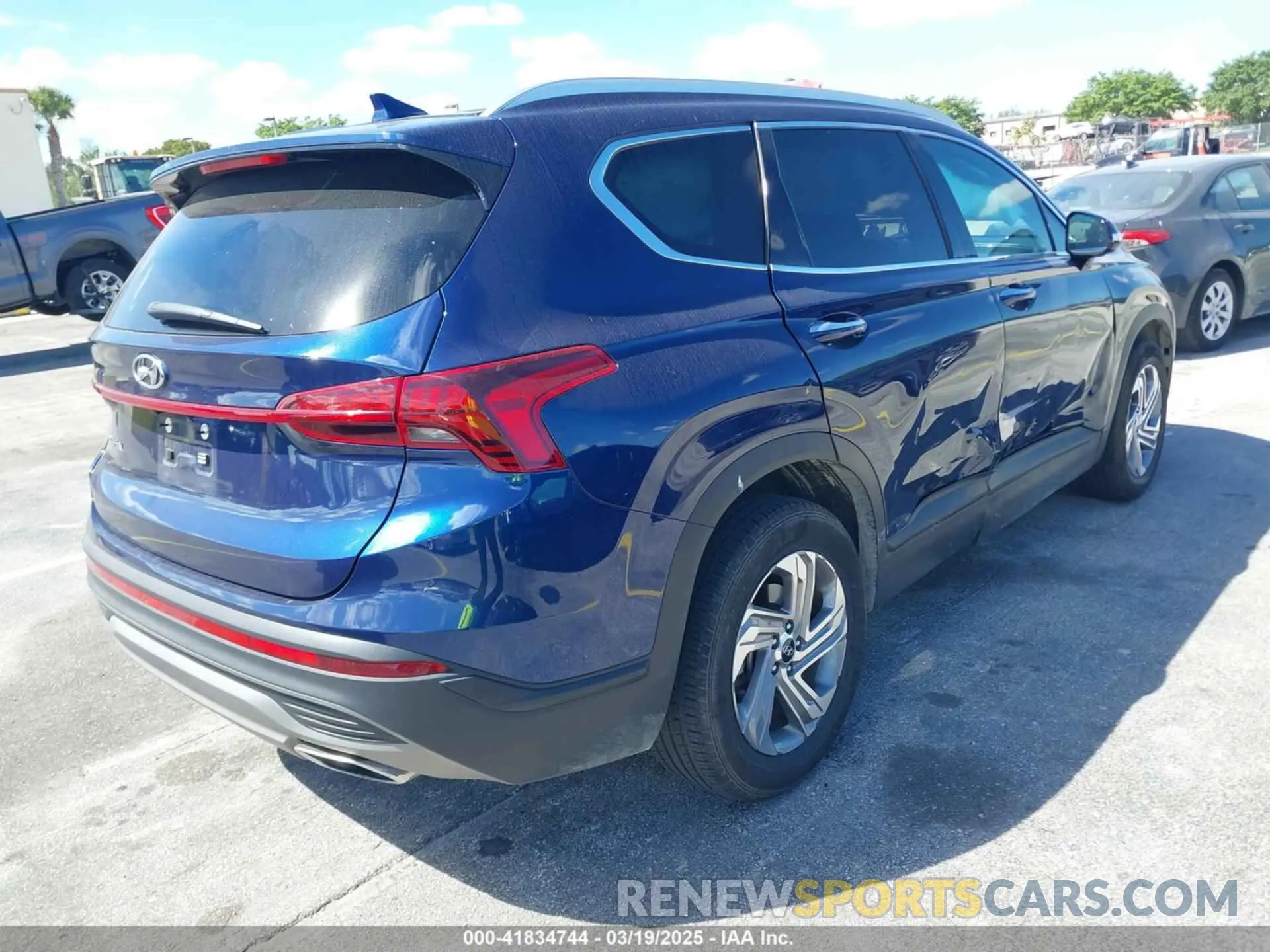 4 fotografías del automóvil dañado 5NMS24AJ4PH567856 HYUNDAI SANTA FE 2023