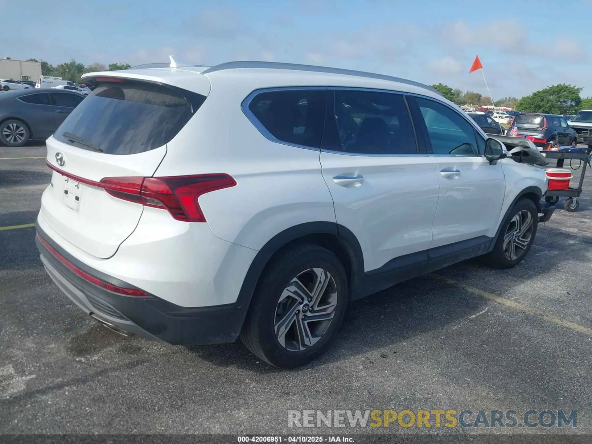 4 fotografías del automóvil dañado 5NMS24AJ5PH489328 HYUNDAI SANTA FE 2023