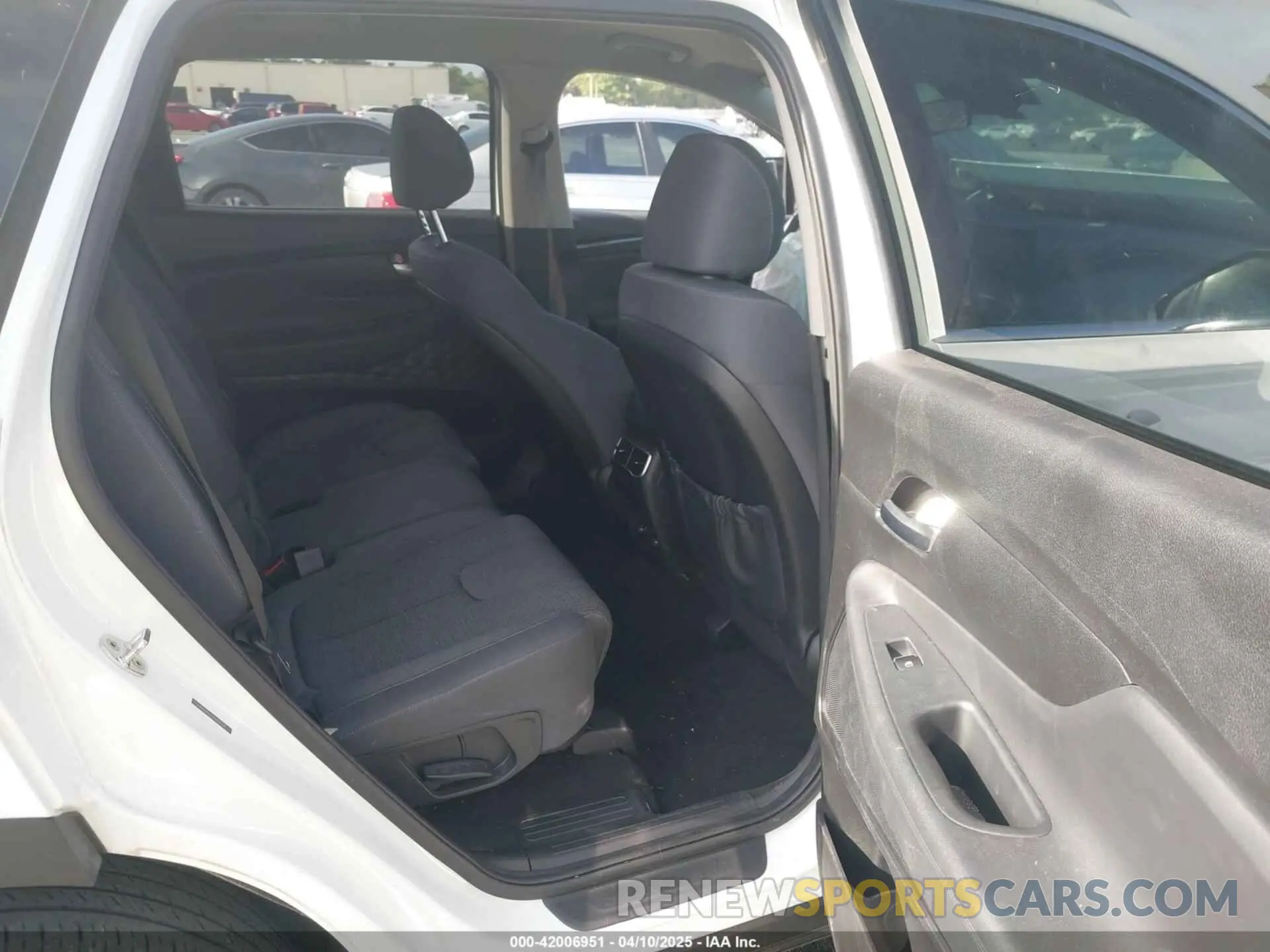 8 fotografías del automóvil dañado 5NMS24AJ5PH489328 HYUNDAI SANTA FE 2023