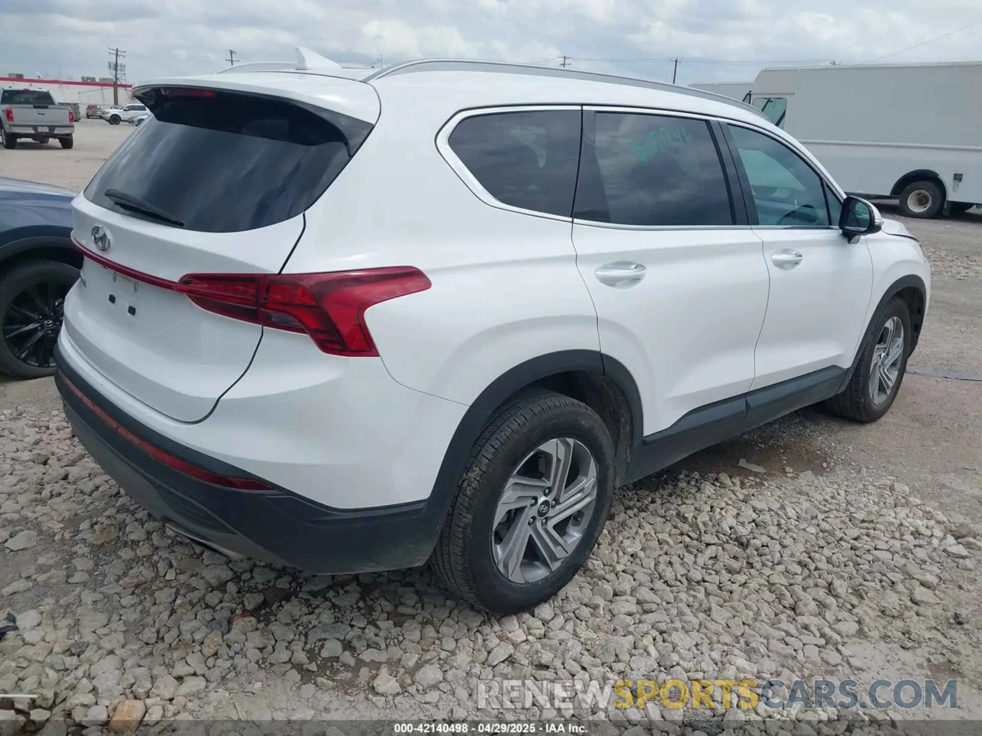 4 fotografías del automóvil dañado 5NMS24AJ8PH567746 HYUNDAI SANTA FE 2023