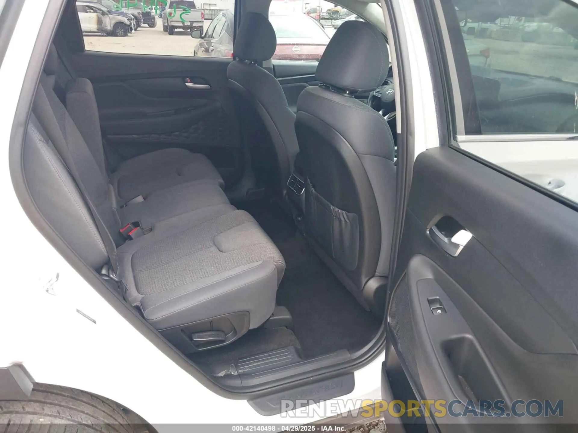 8 fotografías del automóvil dañado 5NMS24AJ8PH567746 HYUNDAI SANTA FE 2023