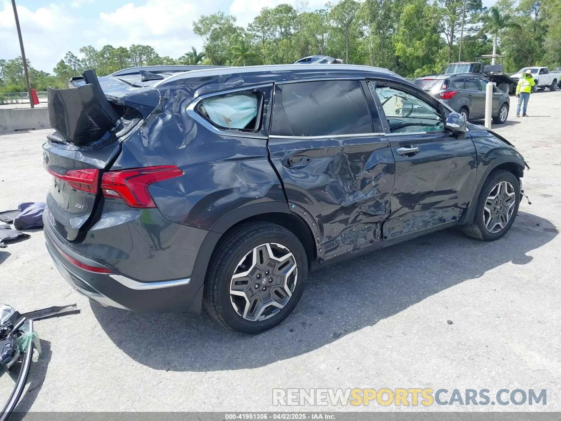 4 fotografías del automóvil dañado 5NMS44AL3PH557590 HYUNDAI SANTA FE 2023