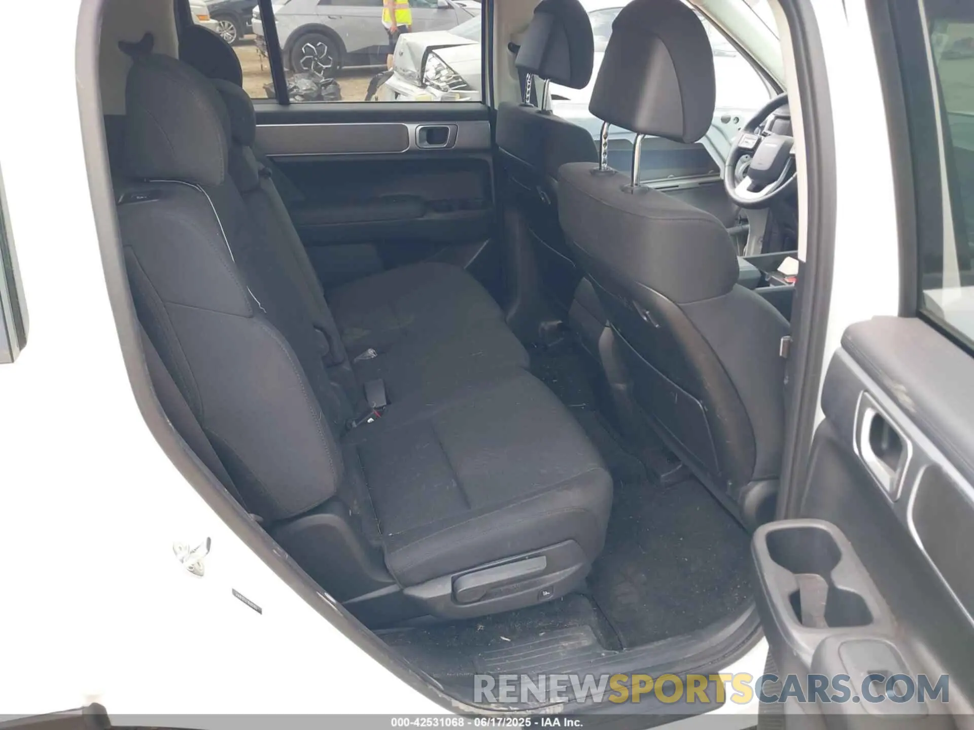 8 fotografías del automóvil dañado 5NMP1DGL7RH051155 HYUNDAI SANTA FE 2024
