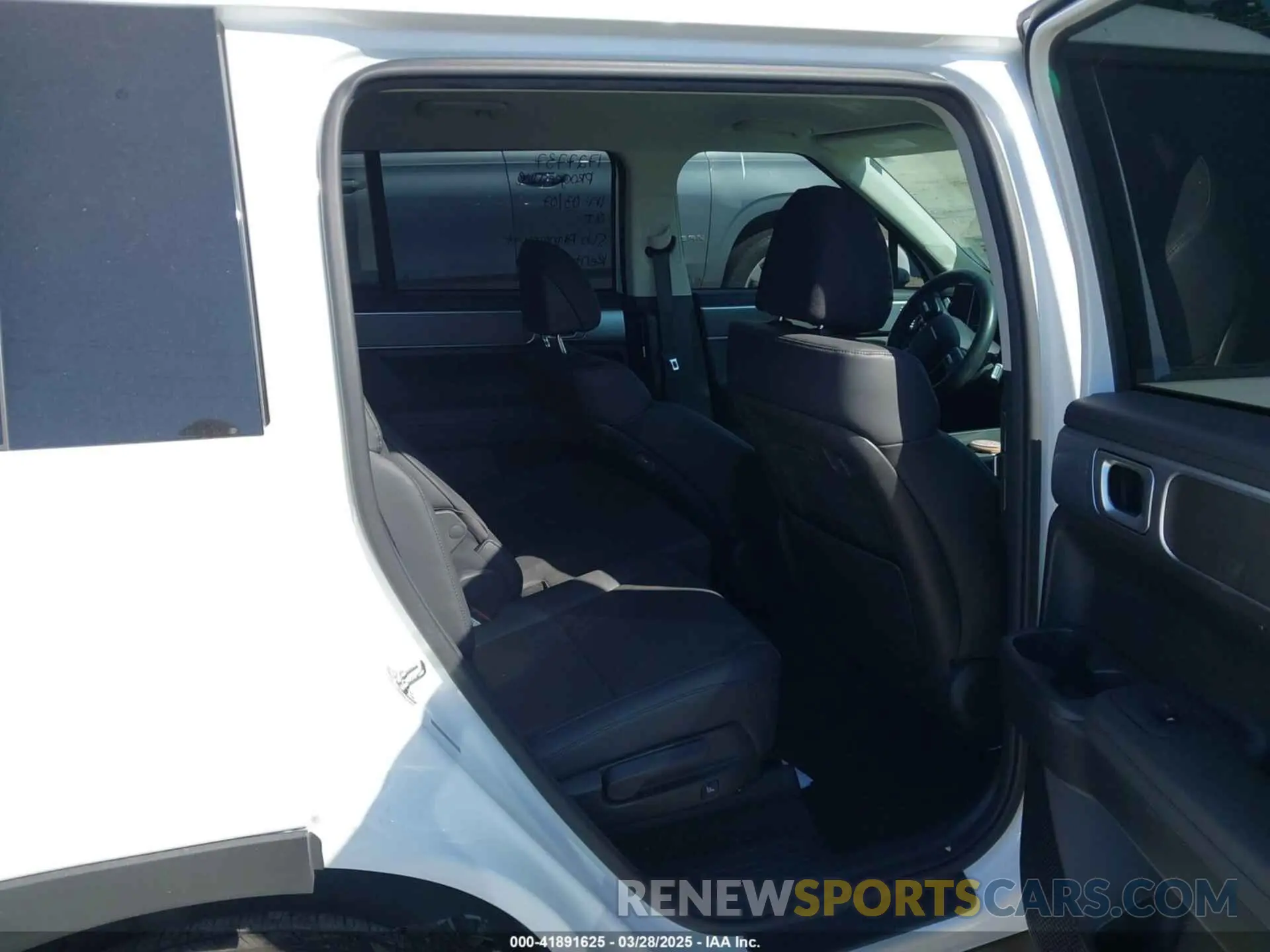 8 fotografías del automóvil dañado 5NMP24GL4RH010754 HYUNDAI SANTA FE 2024