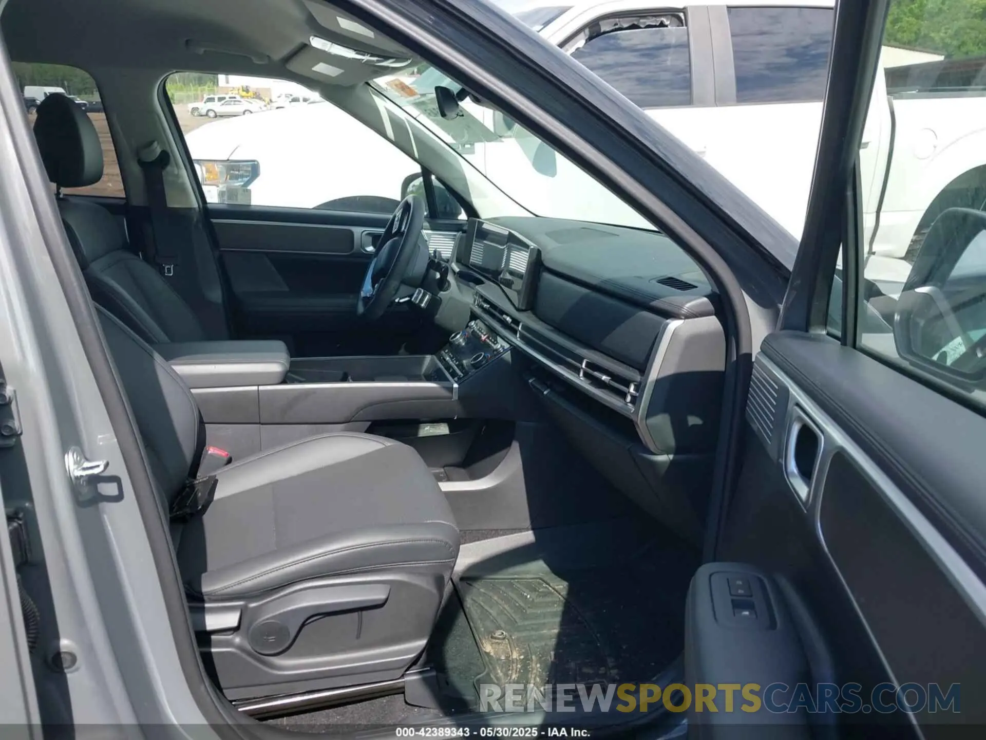 5 fotografías del automóvil dañado 5NMP24GLXRH062812 HYUNDAI SANTA FE 2024