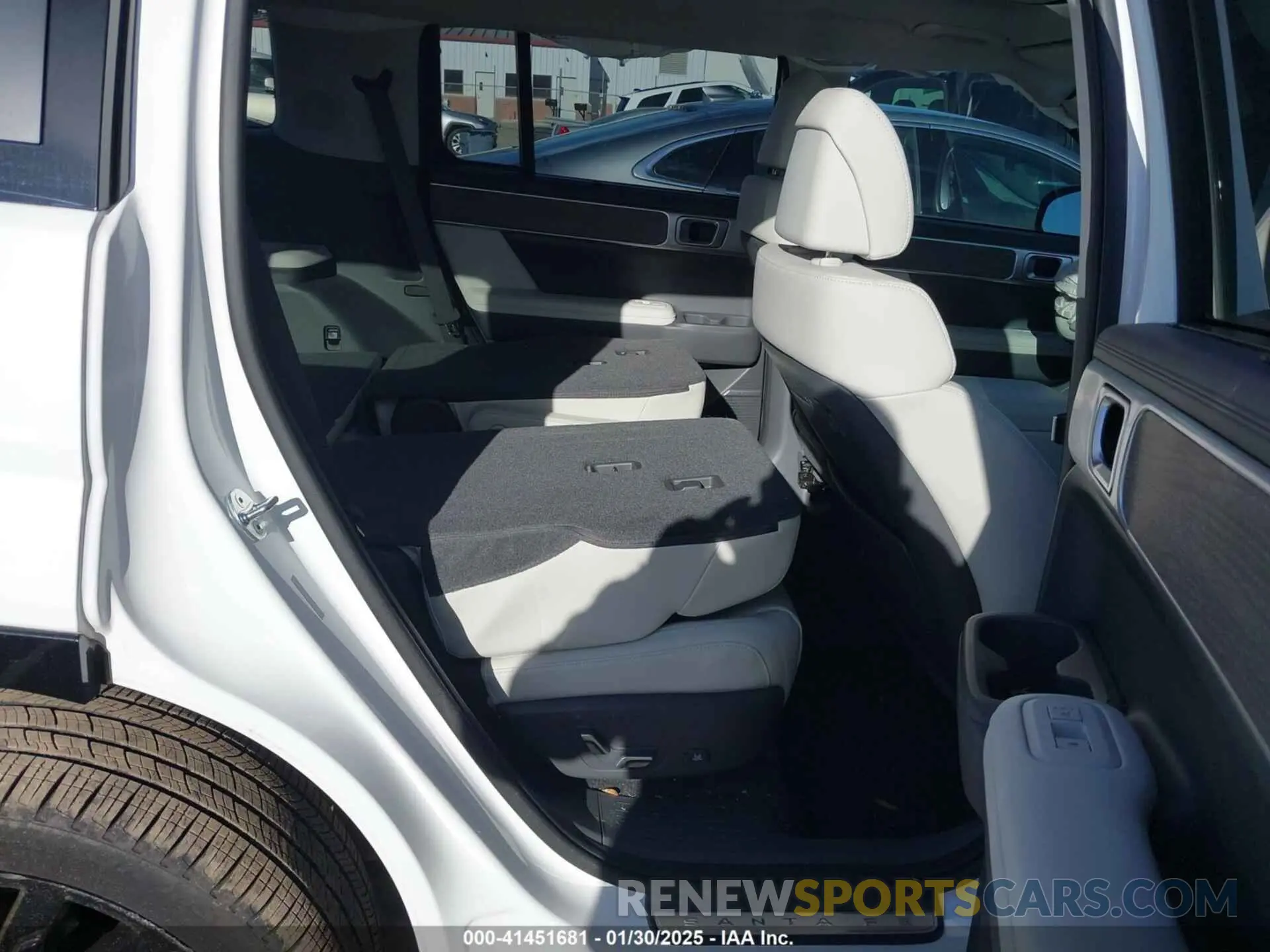 8 fotografías del automóvil dañado 5NMP5DGL5RH008907 HYUNDAI SANTA FE 2024