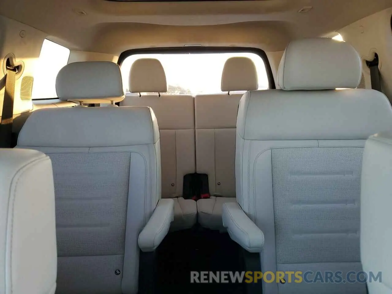 10 fotografías del automóvil dañado 5NMP5DGLXRH019627 HYUNDAI SANTA FE 2024